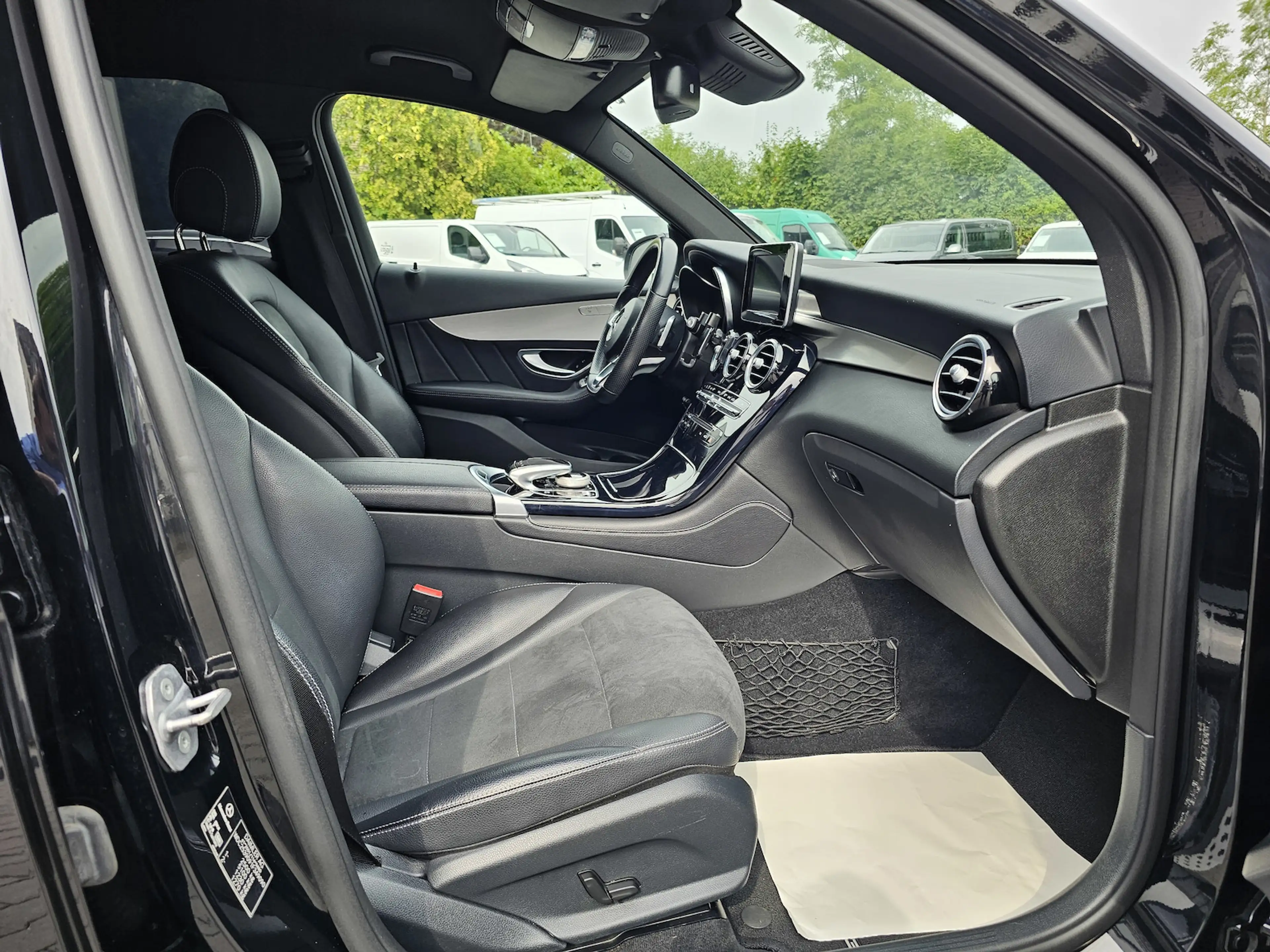 Mercedes-Benz GLC 250 d 4M AMG Line LED NAVI KAMERA TEILLEDER — photo 8