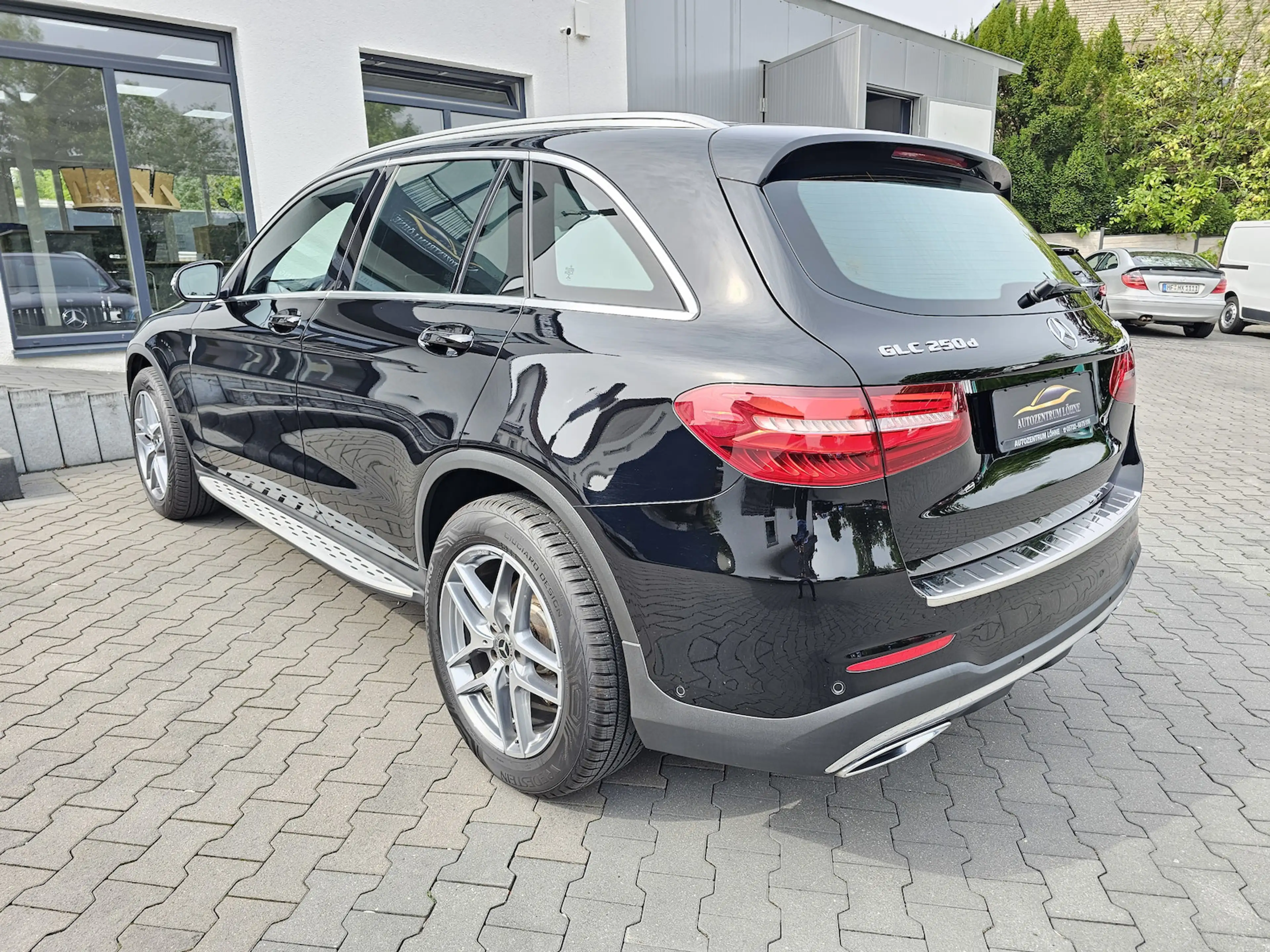 Mercedes-Benz GLC 250 d 4M AMG Line LED NAVI KAMERA TEILLEDER — photo 6