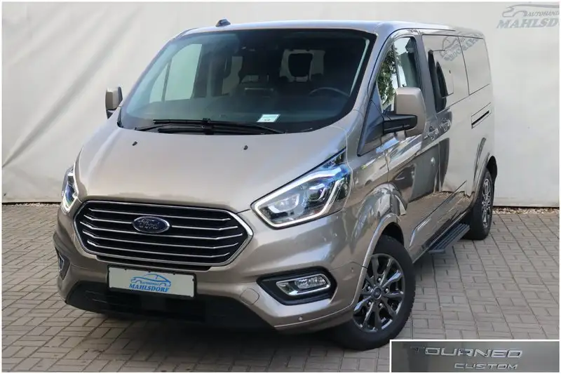 FORD Tourneo