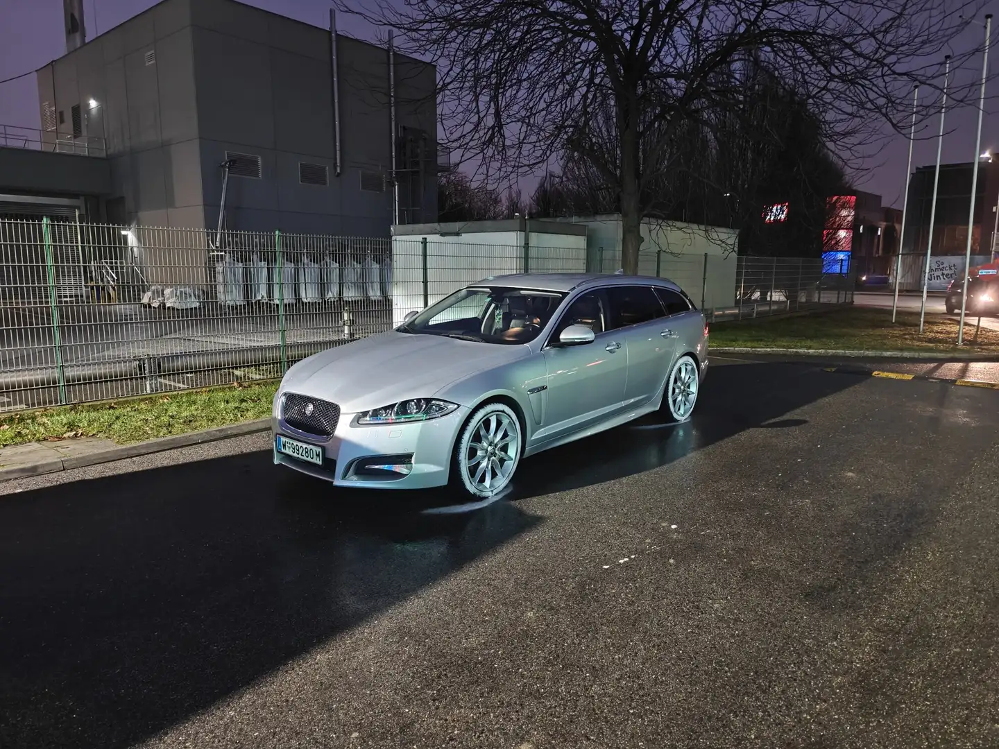 Jaguar XF Sportbrake 3,0 Diesel Premium Luxury - 1