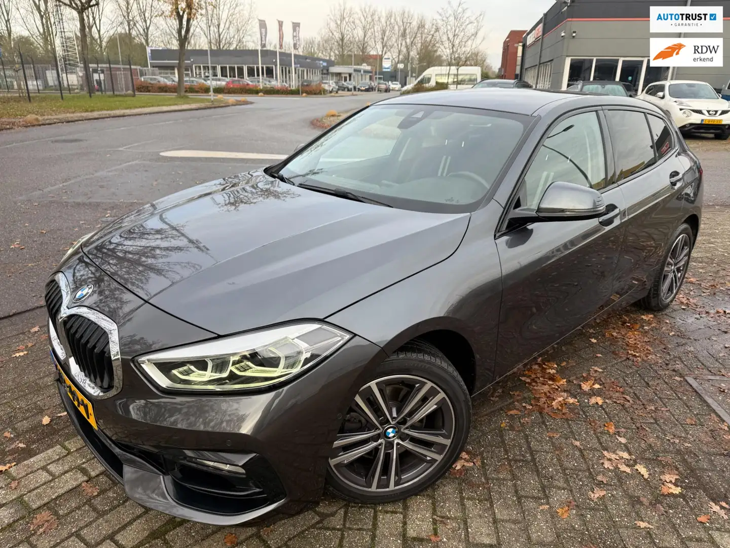 BMW 118 1-serie 118i 2020 High Executive Edition SPORT LED Gris - 1