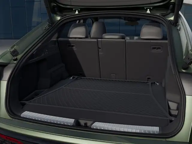 Audi Q5 view 12