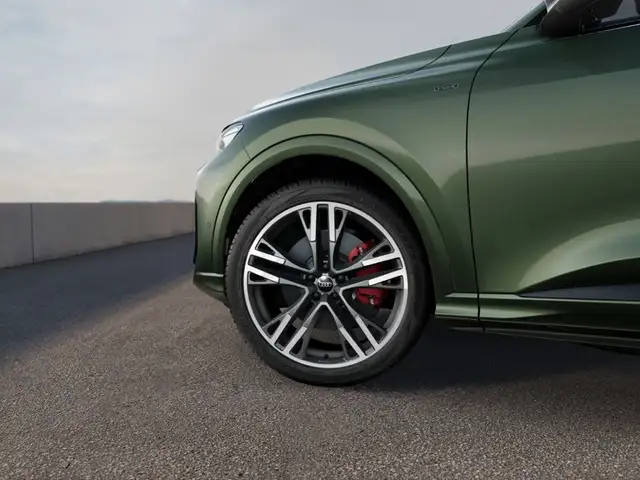 Audi Q5 view 6
