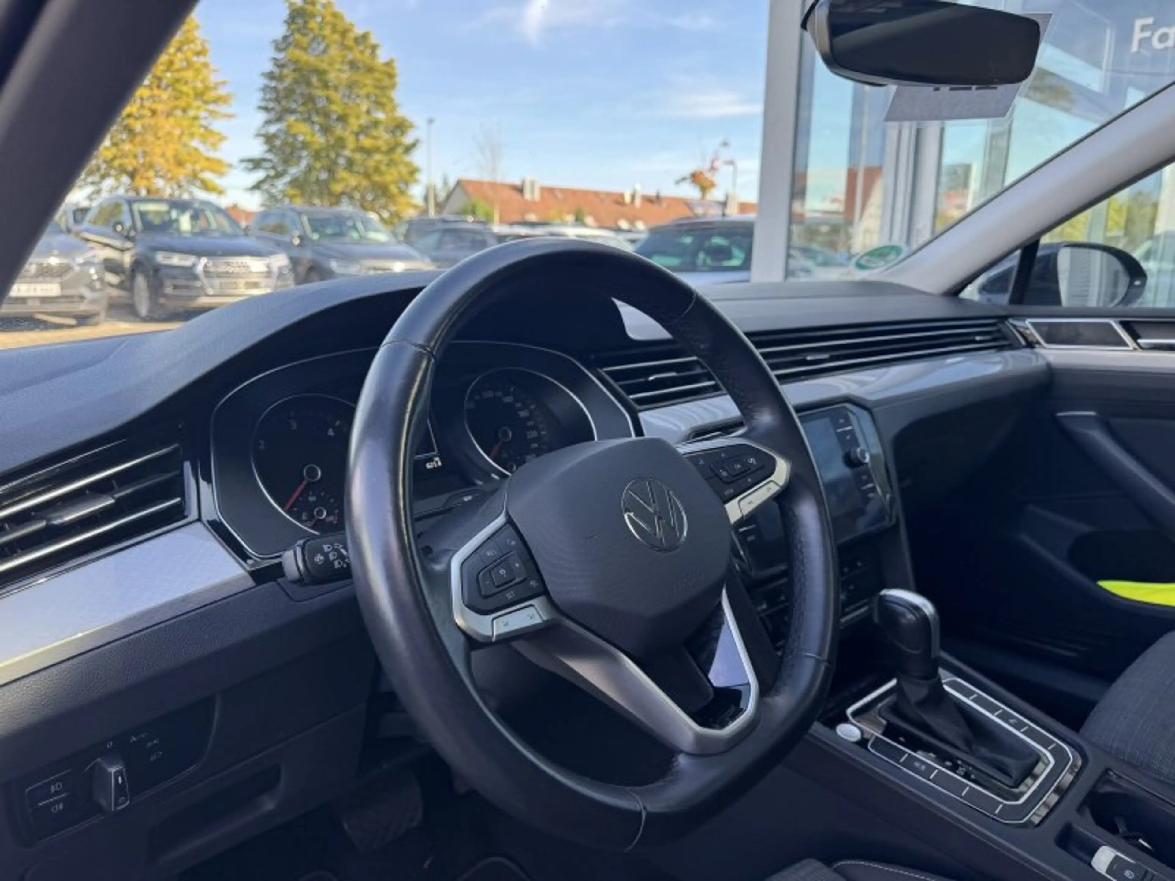 Volkswagen Passat Variant 2.0 TDI Business AHK Pano DSG Navi ACC LED Kamera — photo 14