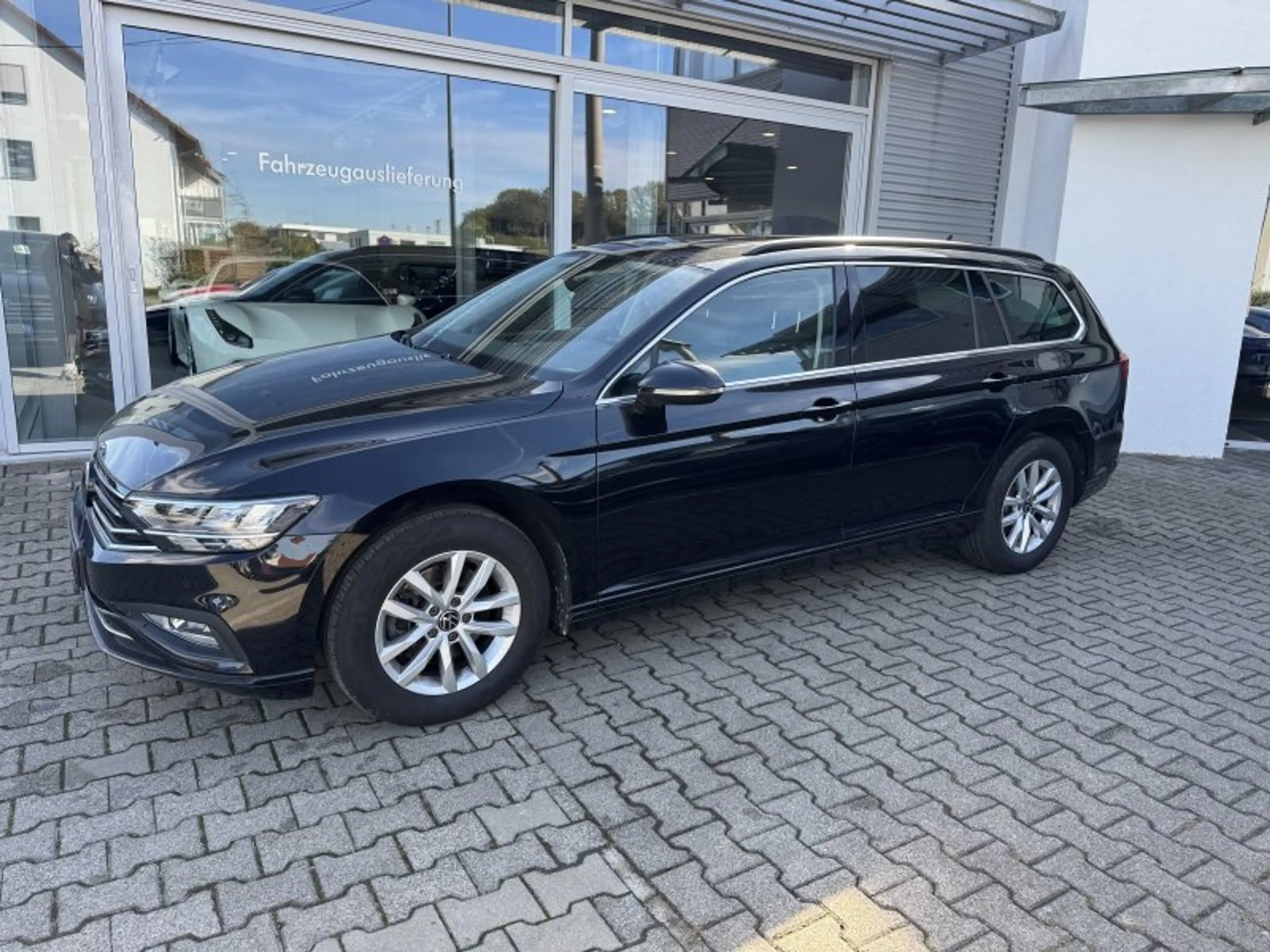 Volkswagen Passat Variant 2.0 TDI Business AHK Pano DSG Navi ACC LED Kamera — photo 4