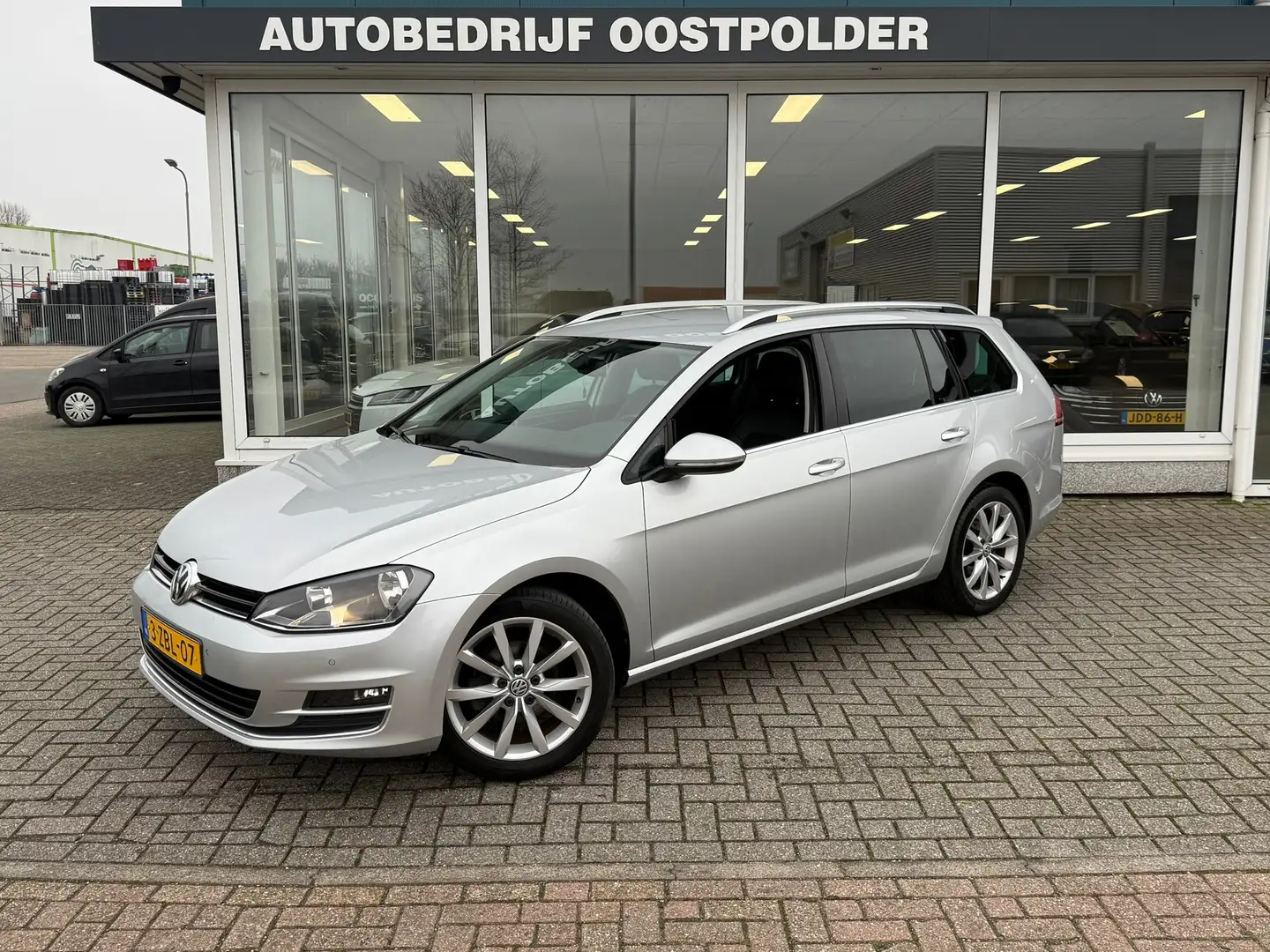 Volkswagen Golf Variant 1.2 TSI Business Edition Grau - 1