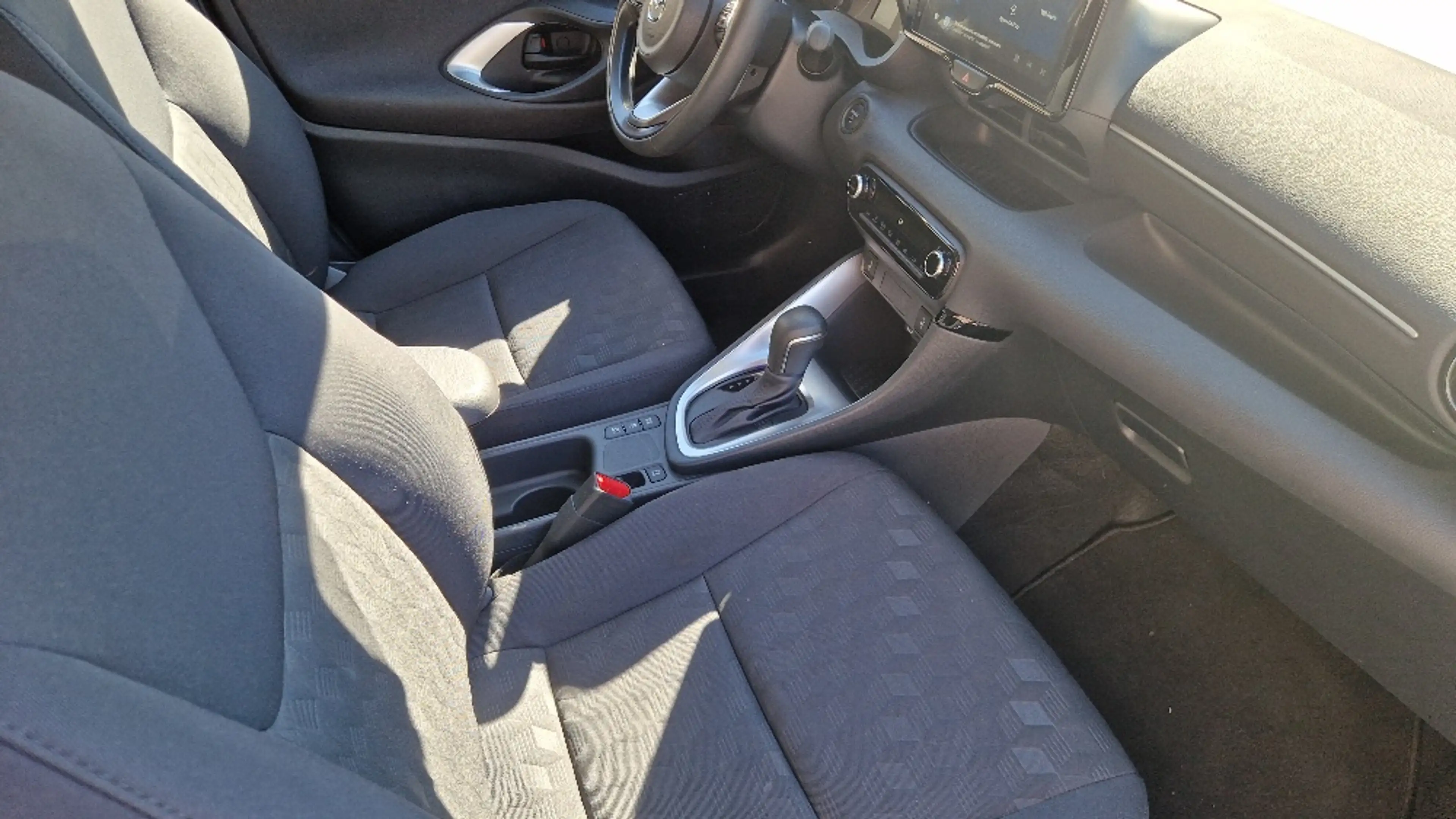 Mazda 2 2 Hybrid 1.5i CVT Exclusive-Line — photo 11