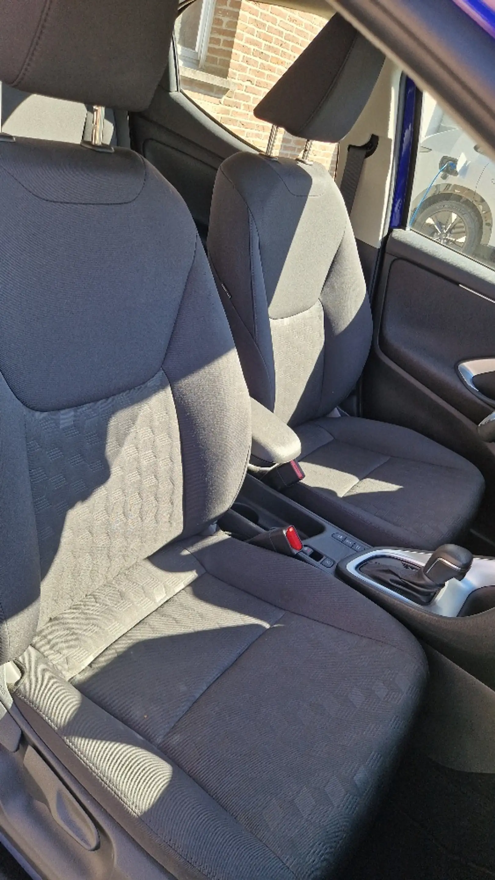Mazda 2 2 Hybrid 1.5i CVT Exclusive-Line — photo 12