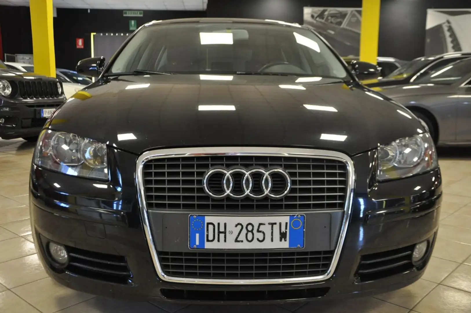 Audi A3 SPB 2.0 16V TDI  Attraction Nero - 2