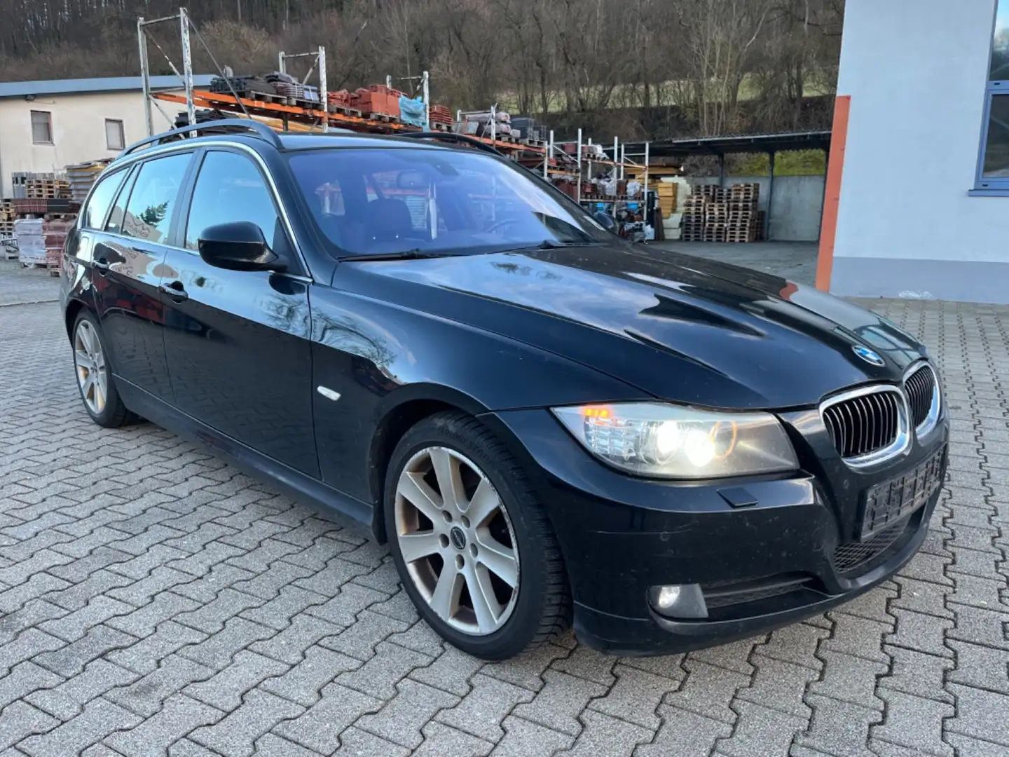 BMW 330 d Navi, Leder, Sportsitze / NUR AN GEWERBE Fekete - 2