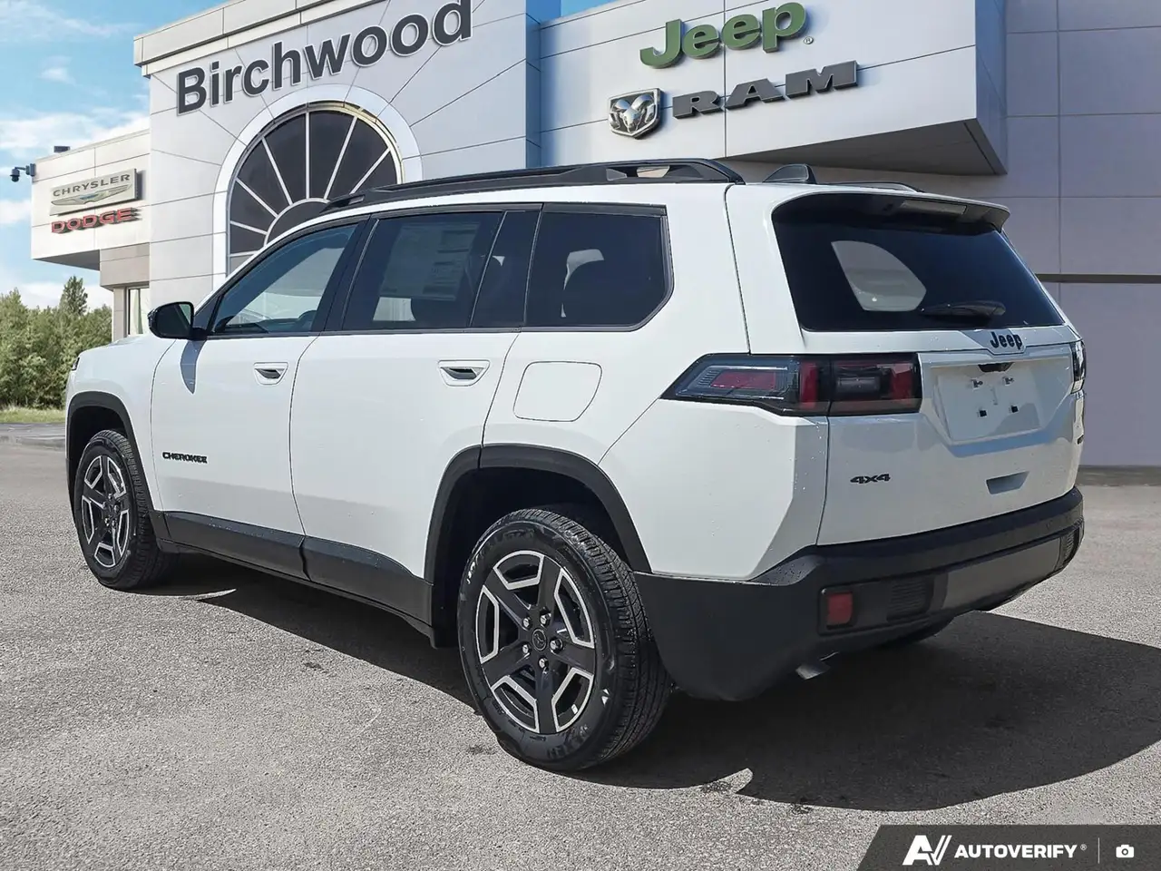 Jeep Cherokee снимка Jeep Cherokee