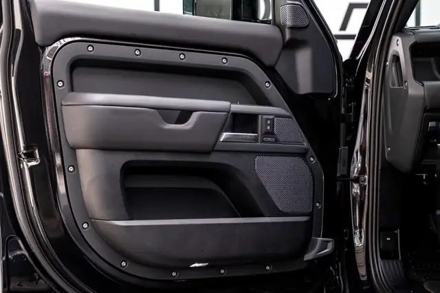 Land Rover Defender 110 P400 Defender 110 X-Dynamic HSE Ansicht 35