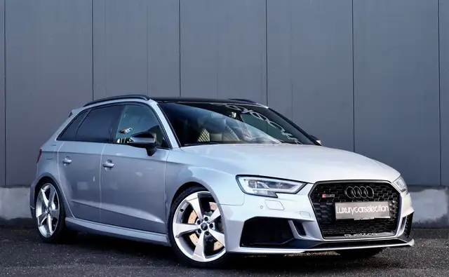 Audi RS3 view 3