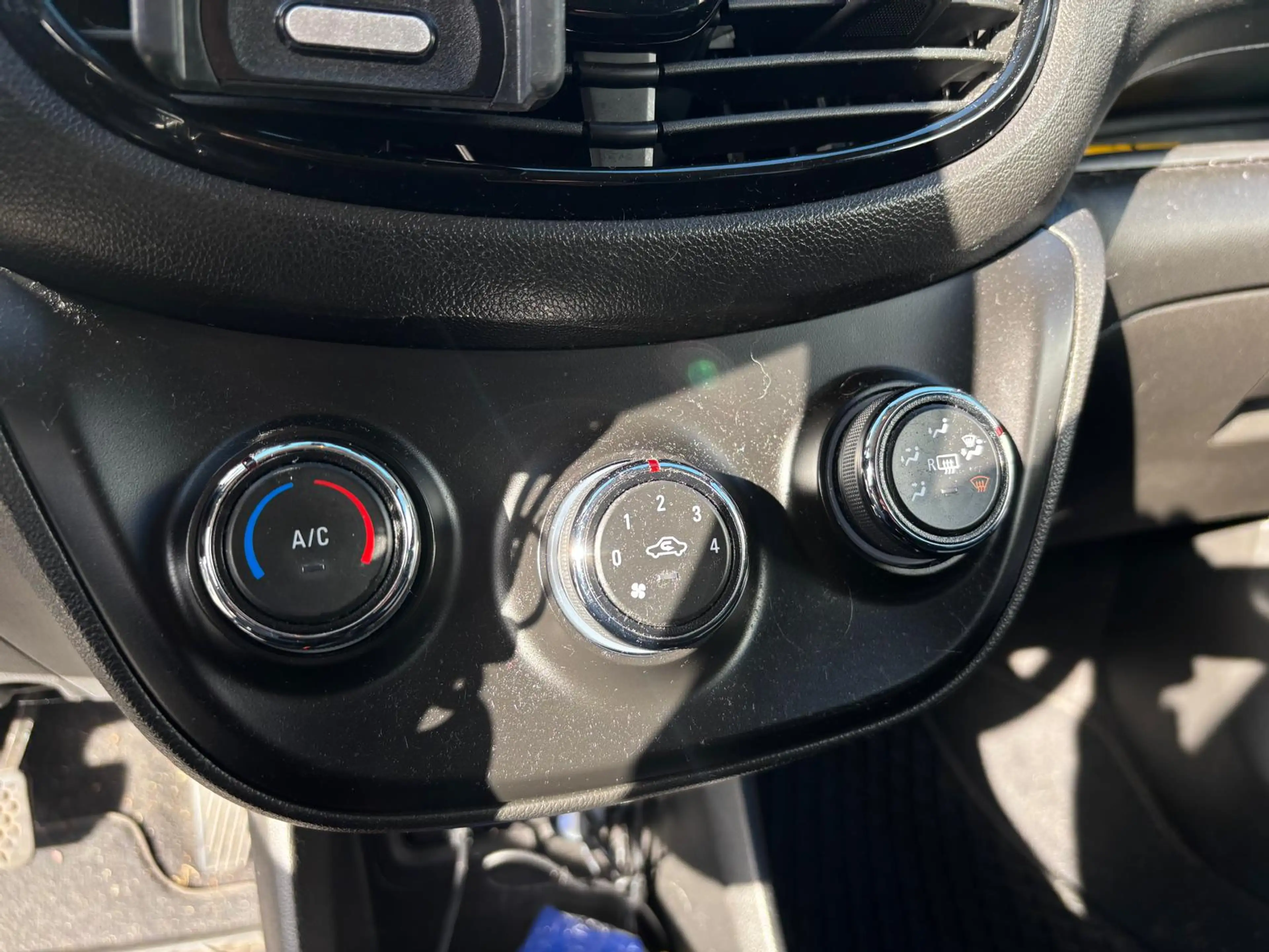 Opel Karl 1.0 Rocks Online Edition / CarPlay / Cruisecontrol — photo 9