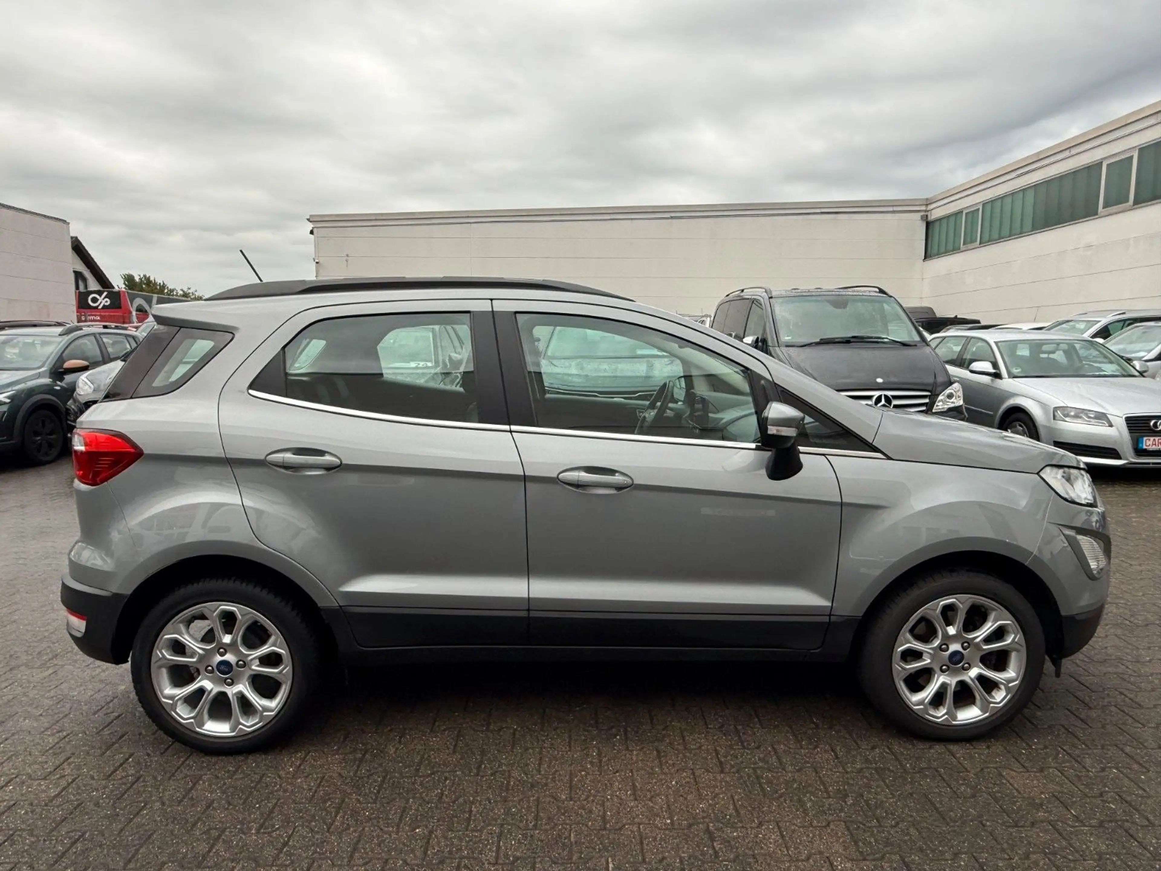 Ford EcoSport Titanium 1.HAND/KLIMA/NAVI/TEILLEDER — photo 4