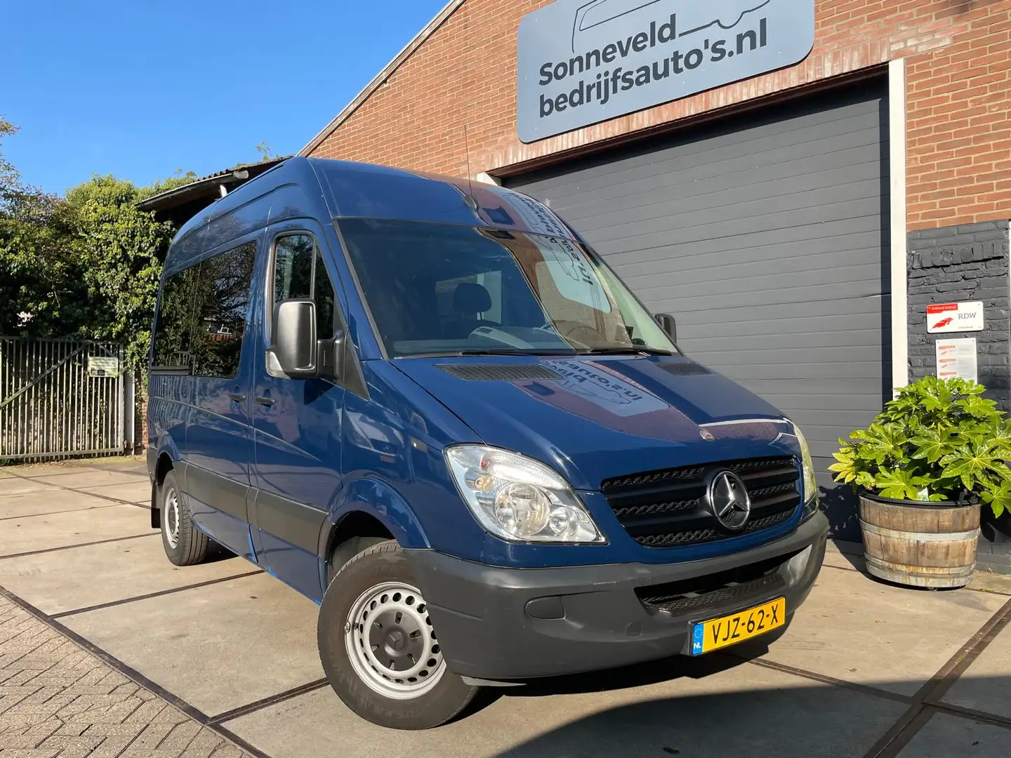 Mercedes-Benz Sprinter 211CDI L1/H2, automaat, rolstoel bus, lift! Blauw - 1