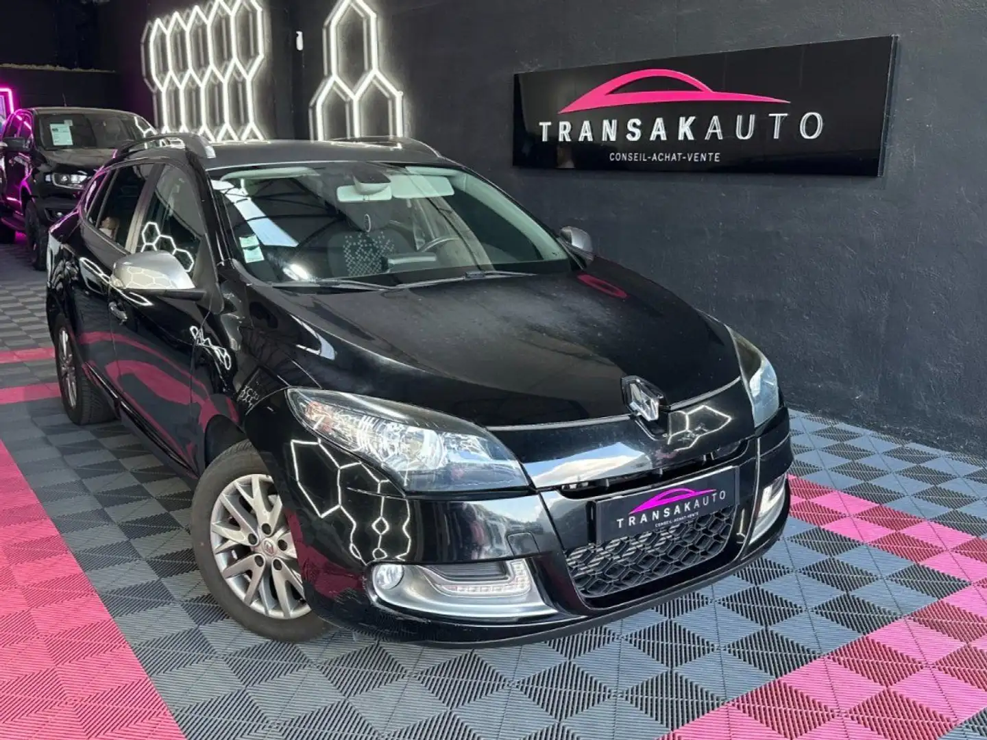 Renault Megane III ESTATE Estate III 1.5 dCi 110 ch FAP eco2 Limited ~ DISTRIBUTION OK ~ Climatisation automatique ~ Radars AR Noir - 1