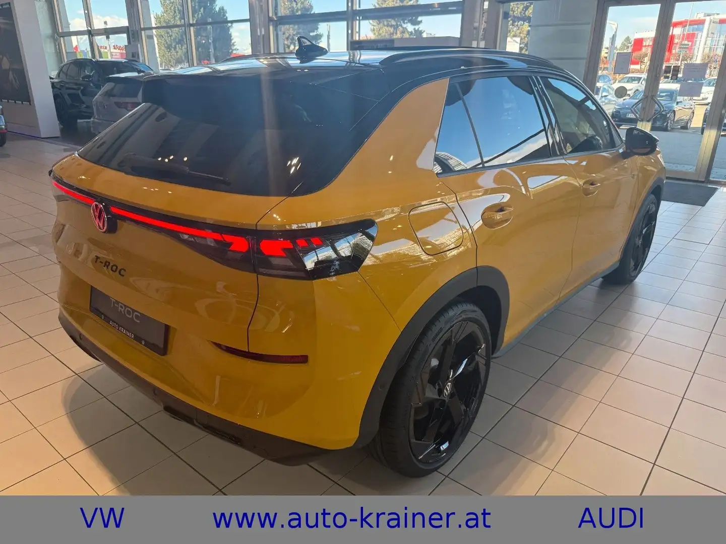Volkswagen T-Roc R-Line 1.5 eTSI 110 kW Gelb - 2