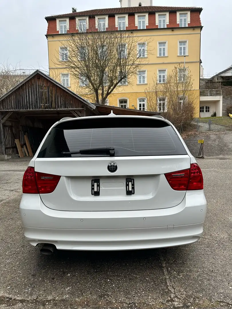 BMW 318 318d Touring Weiß - 2