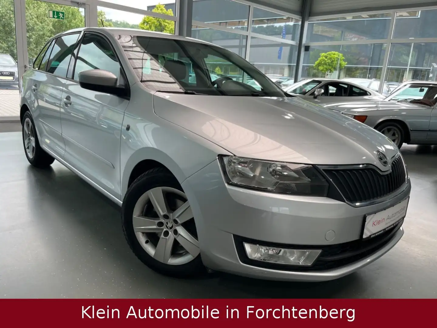 Skoda Rapid/Spaceback Spaceback Drive Klimatronic PDC SHZ LM 2HD Silber - 1