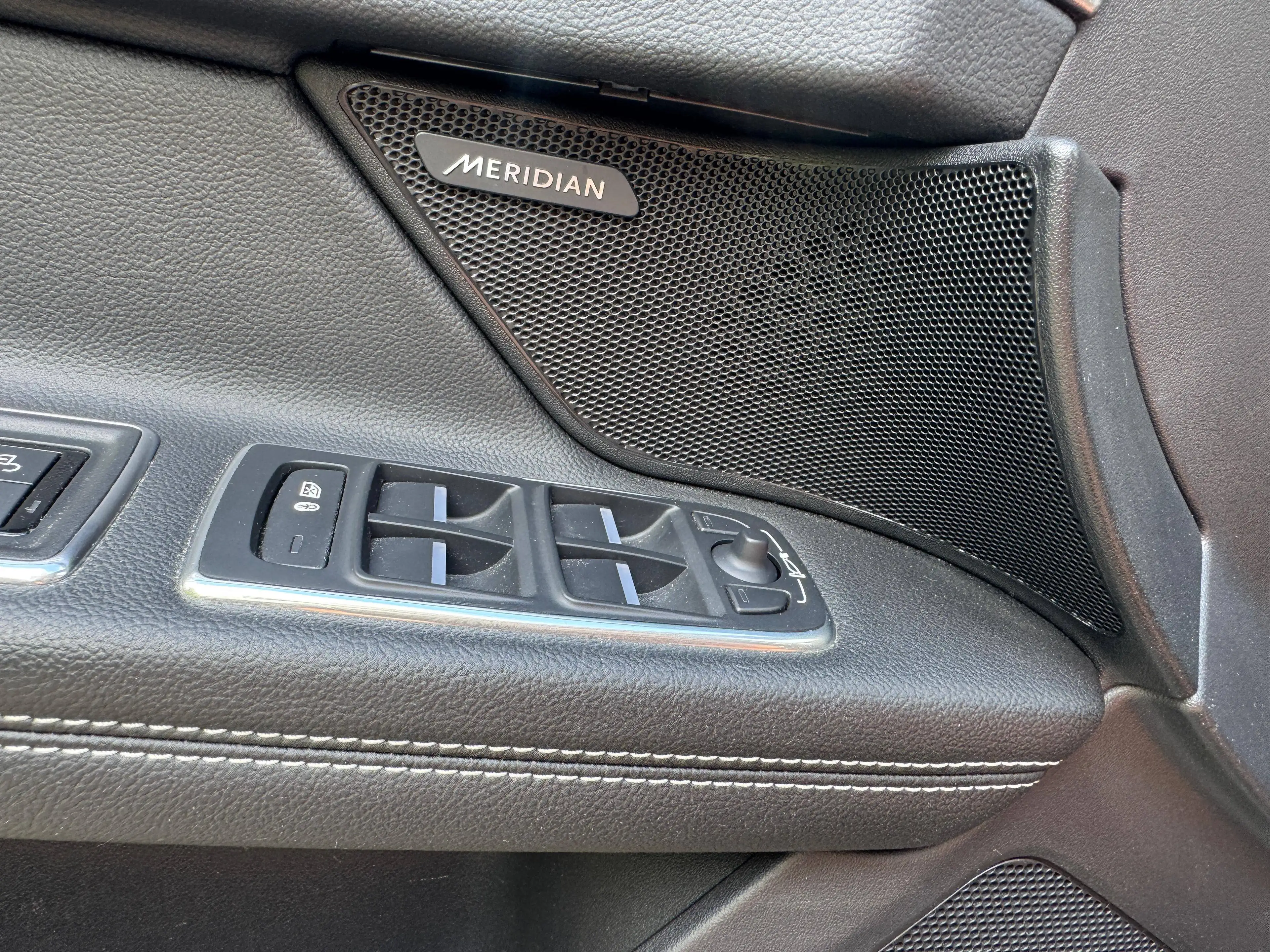Jaguar XF R-Sport Allrad — photo 14