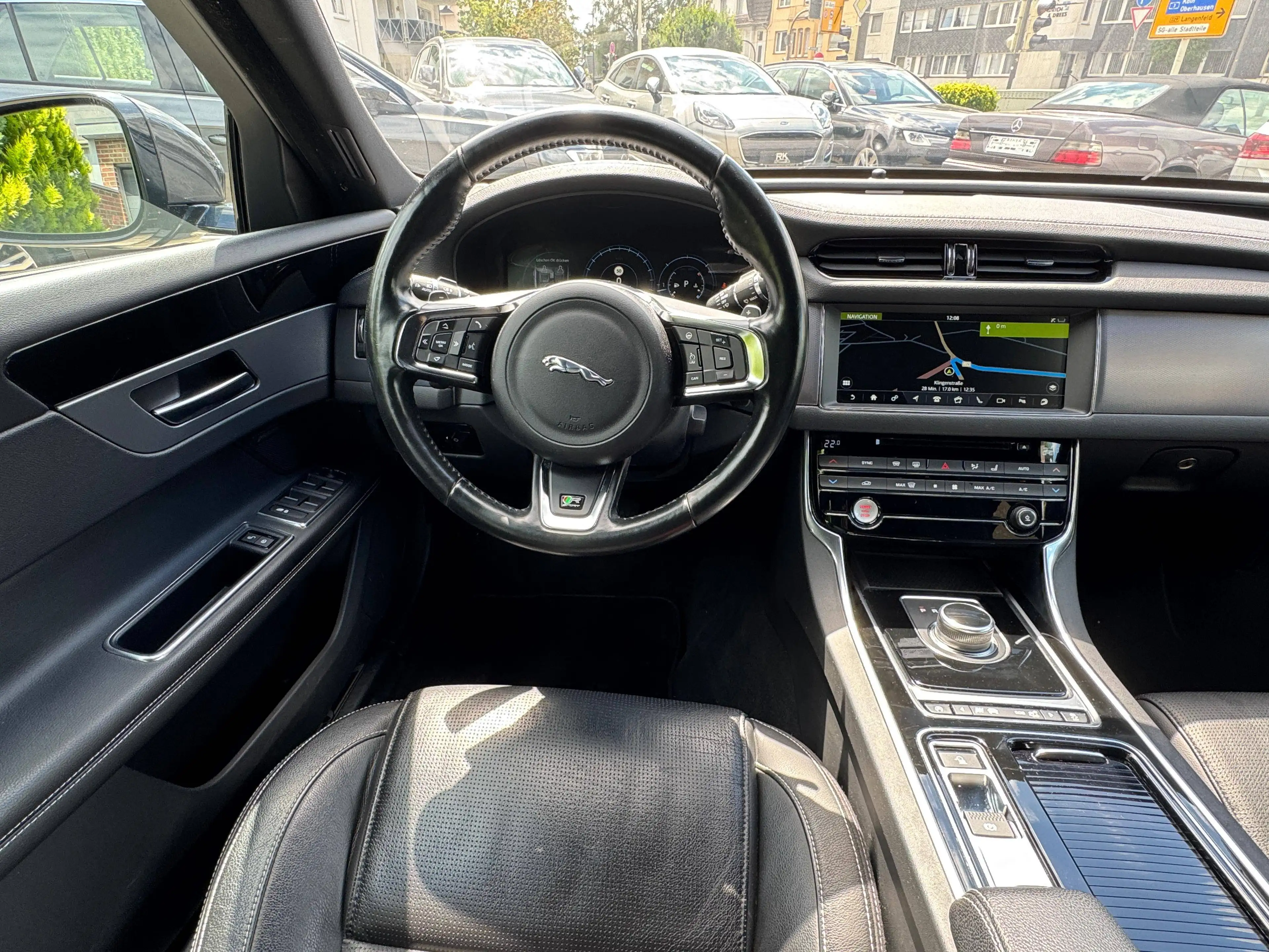 Jaguar XF R-Sport Allrad — photo 11