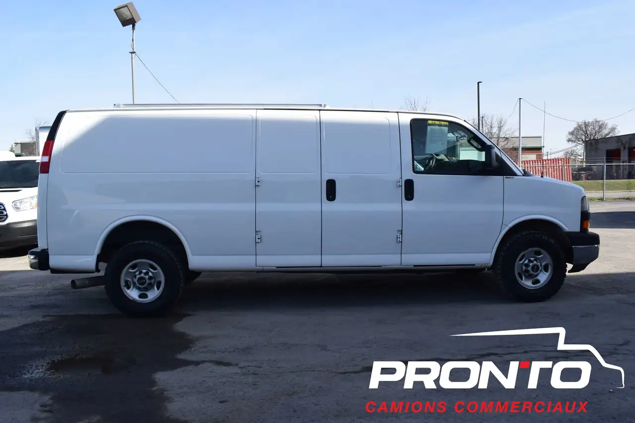 GMC Savana снимка GMC Savana