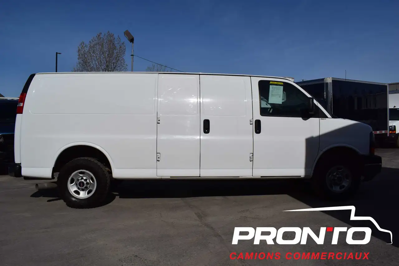 GMC Savana снимка GMC Savana