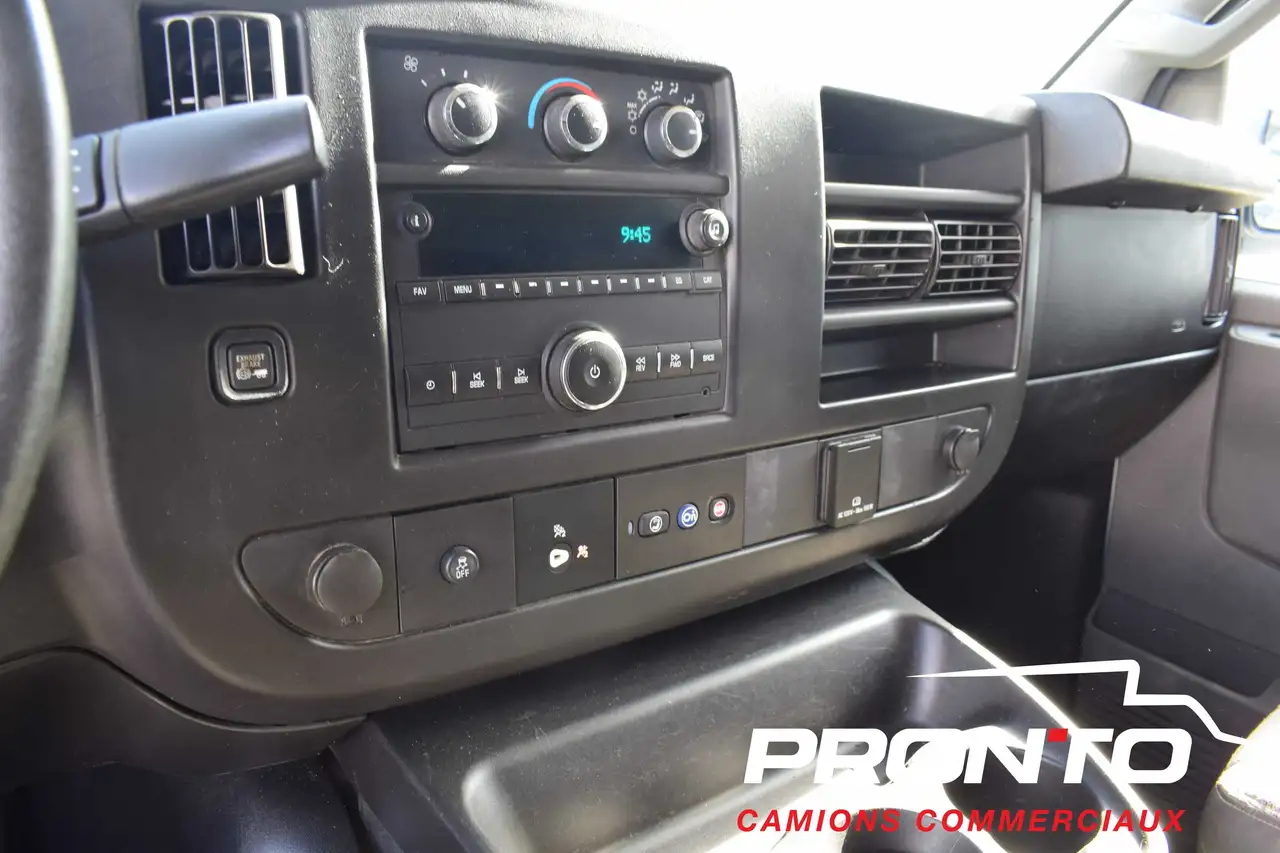 GMC Savana снимка GMC Savana