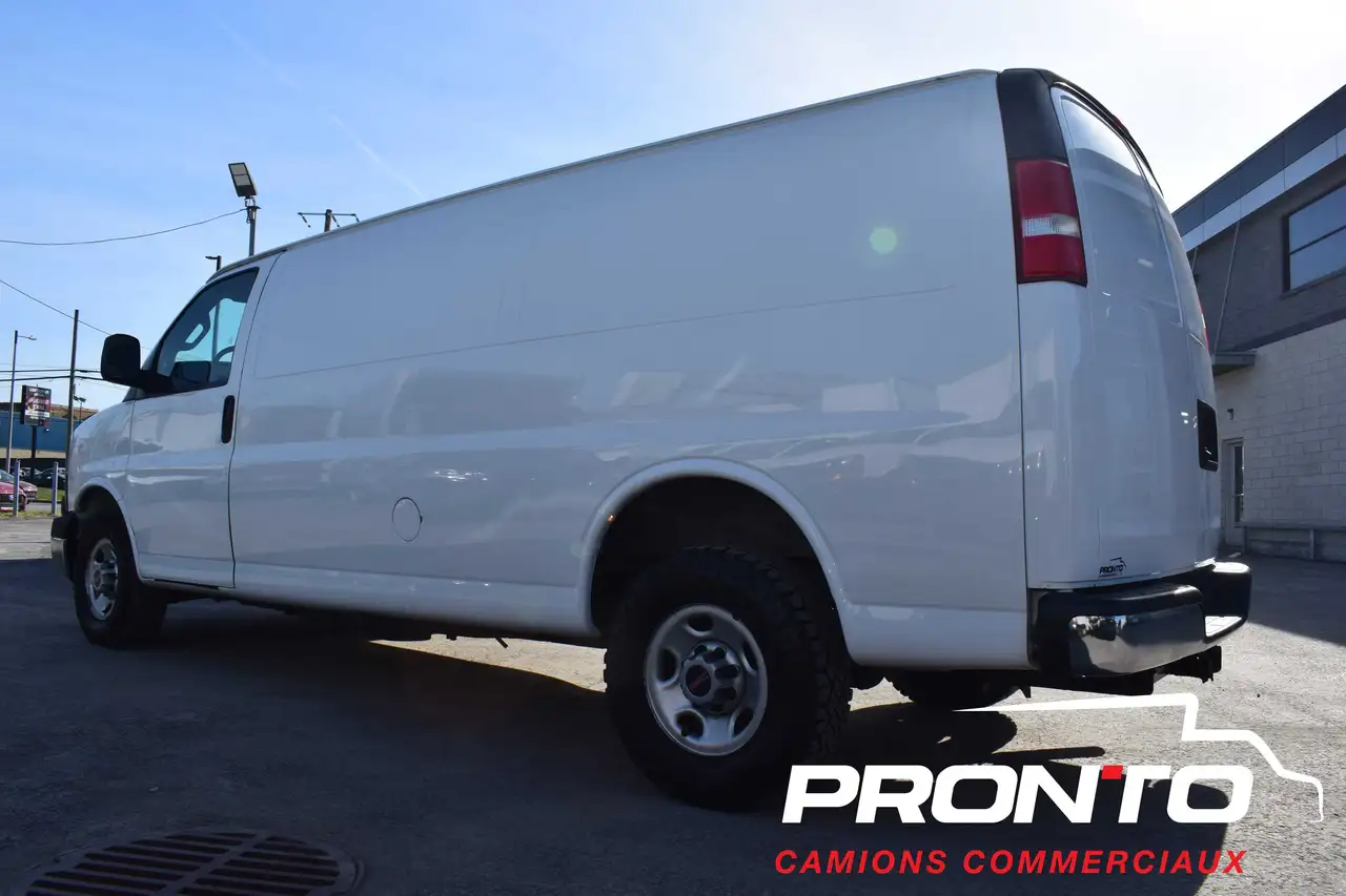 GMC Savana снимка GMC Savana