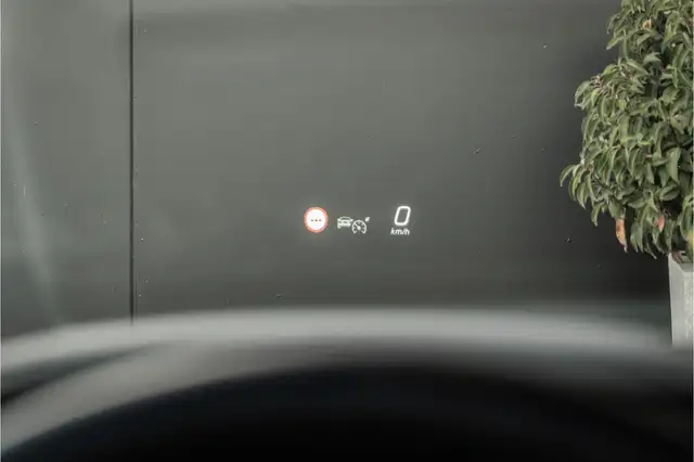 Mercedes-Benz Eqs view 13
