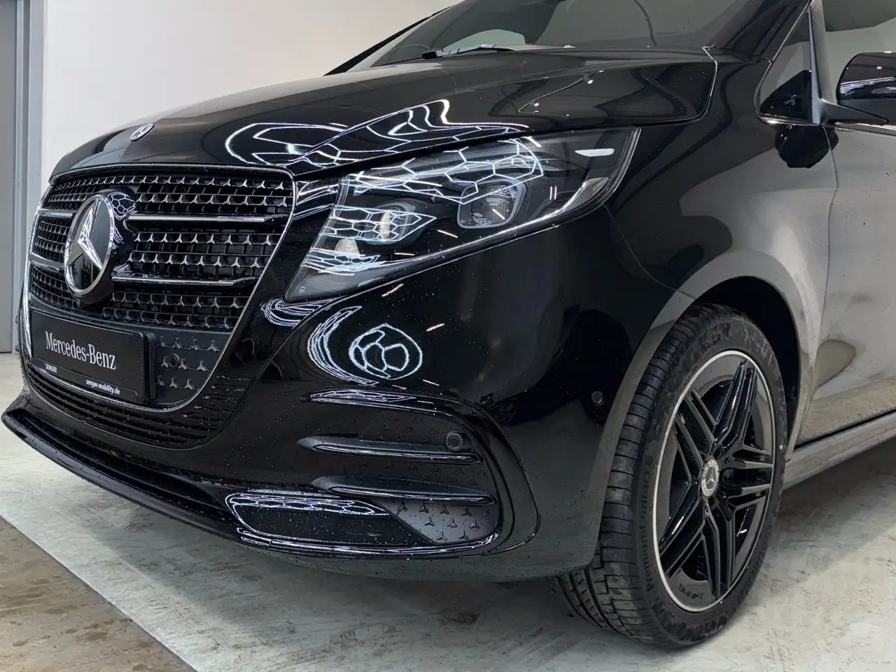 Mercedes-Benz V 300 d Style extralang AMG Standhzg AHK2,5t 360° 7