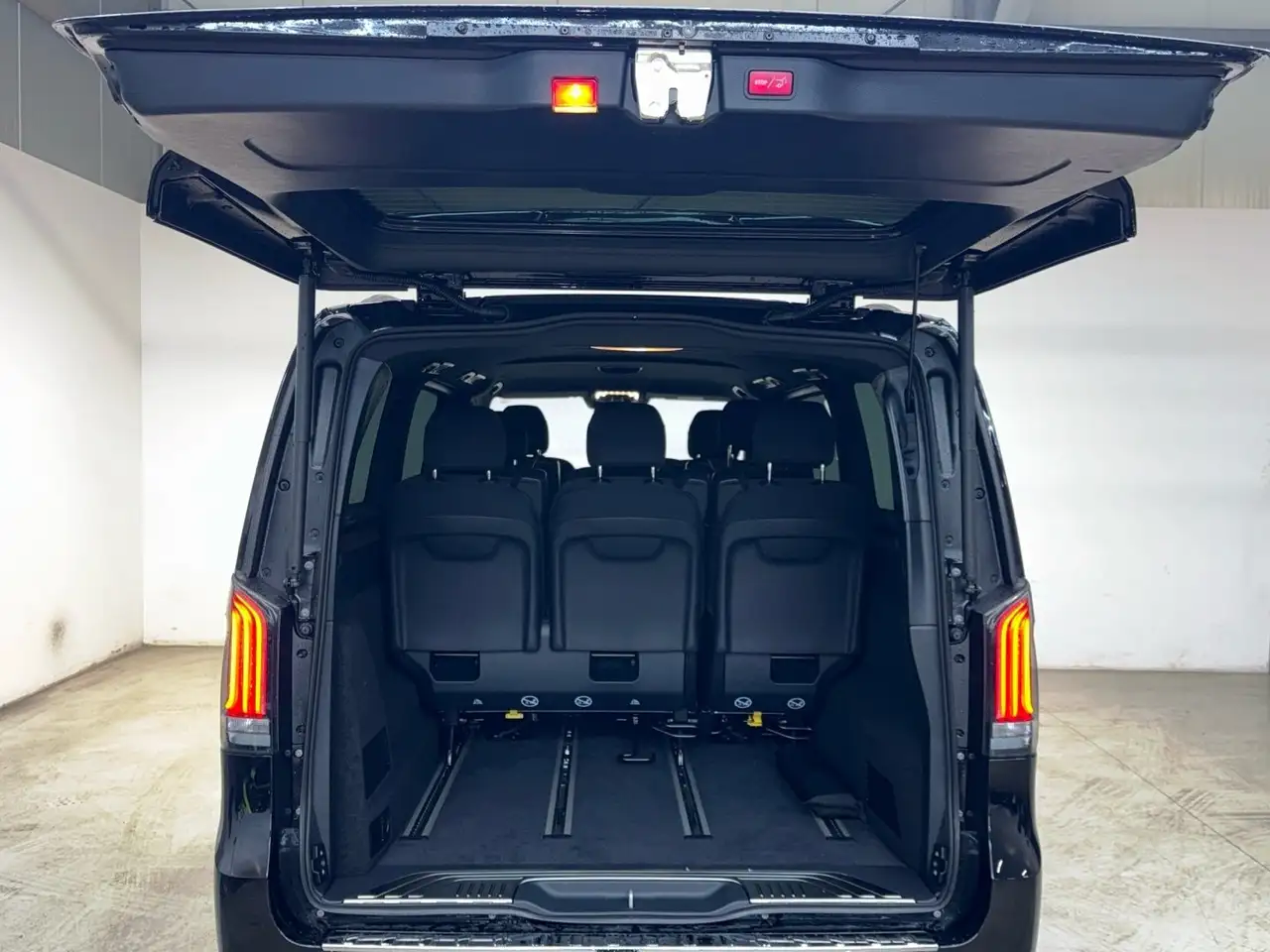 Mercedes-Benz V 300 d Style extralang AMG Standhzg AHK2,5t 360° 15