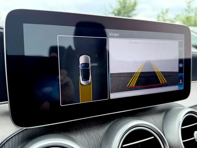 Mercedes-Benz C-Class view 19