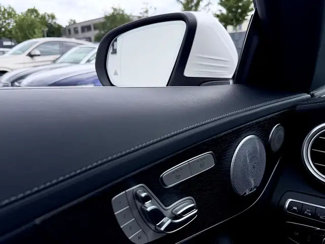 Mercedes-Benz C-Class view 14