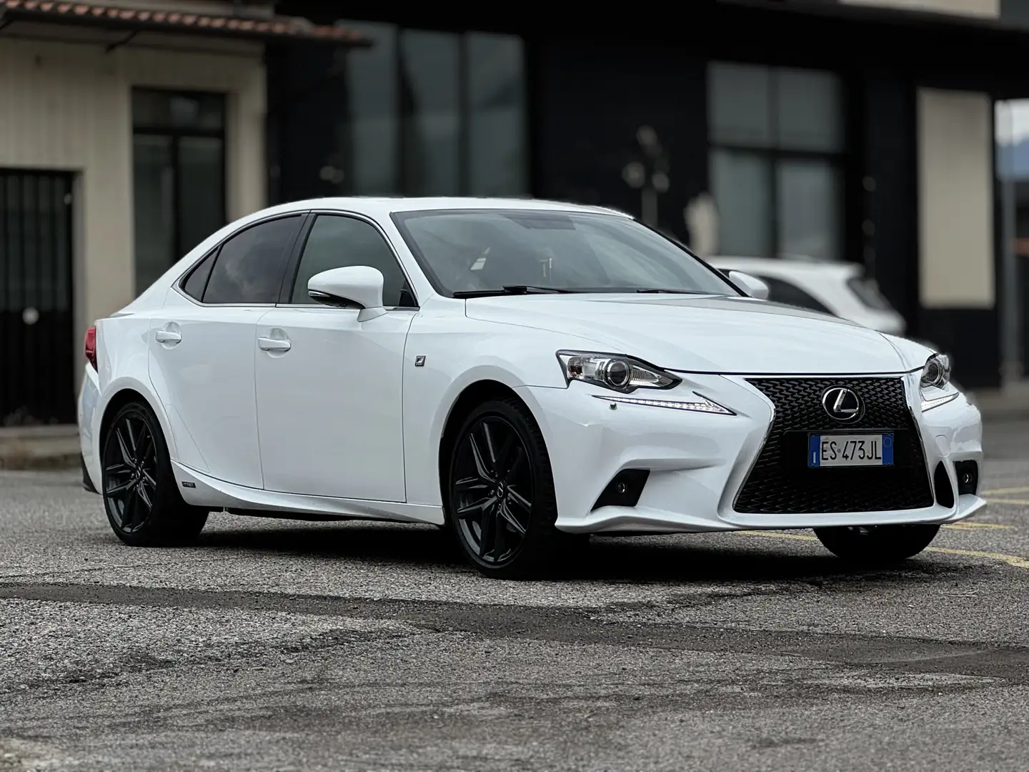 Lexus IS 300 300h F Sport - 1