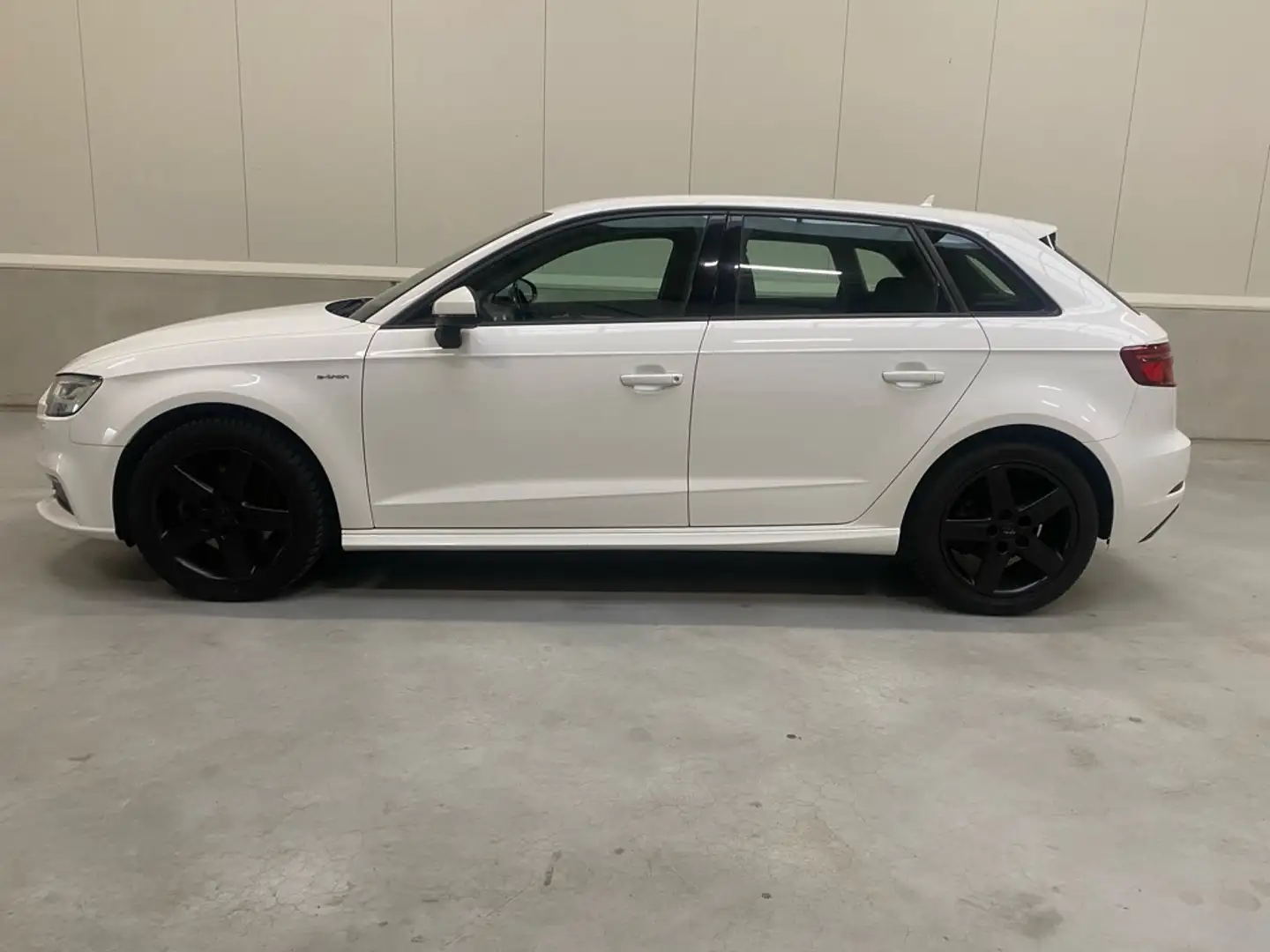 Audi A3 Sportback 1.4 e-tron Lease Ed. Wit - 2