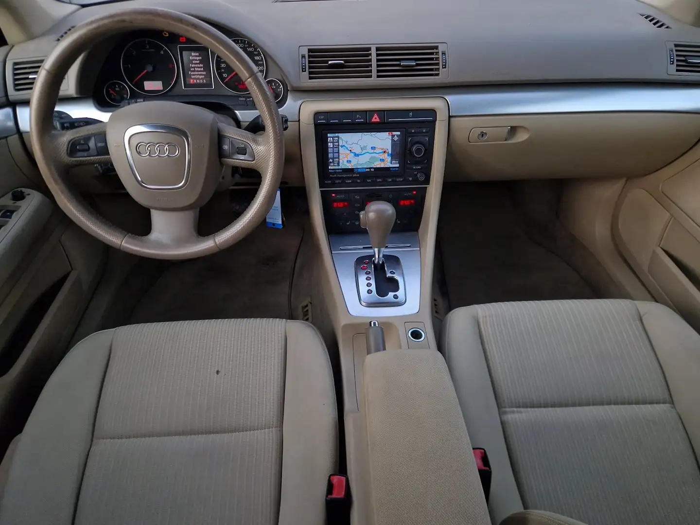 Audi A4 Avant 2,0 TDI Autom Business, Navi, Xenon! Schwarz - 2