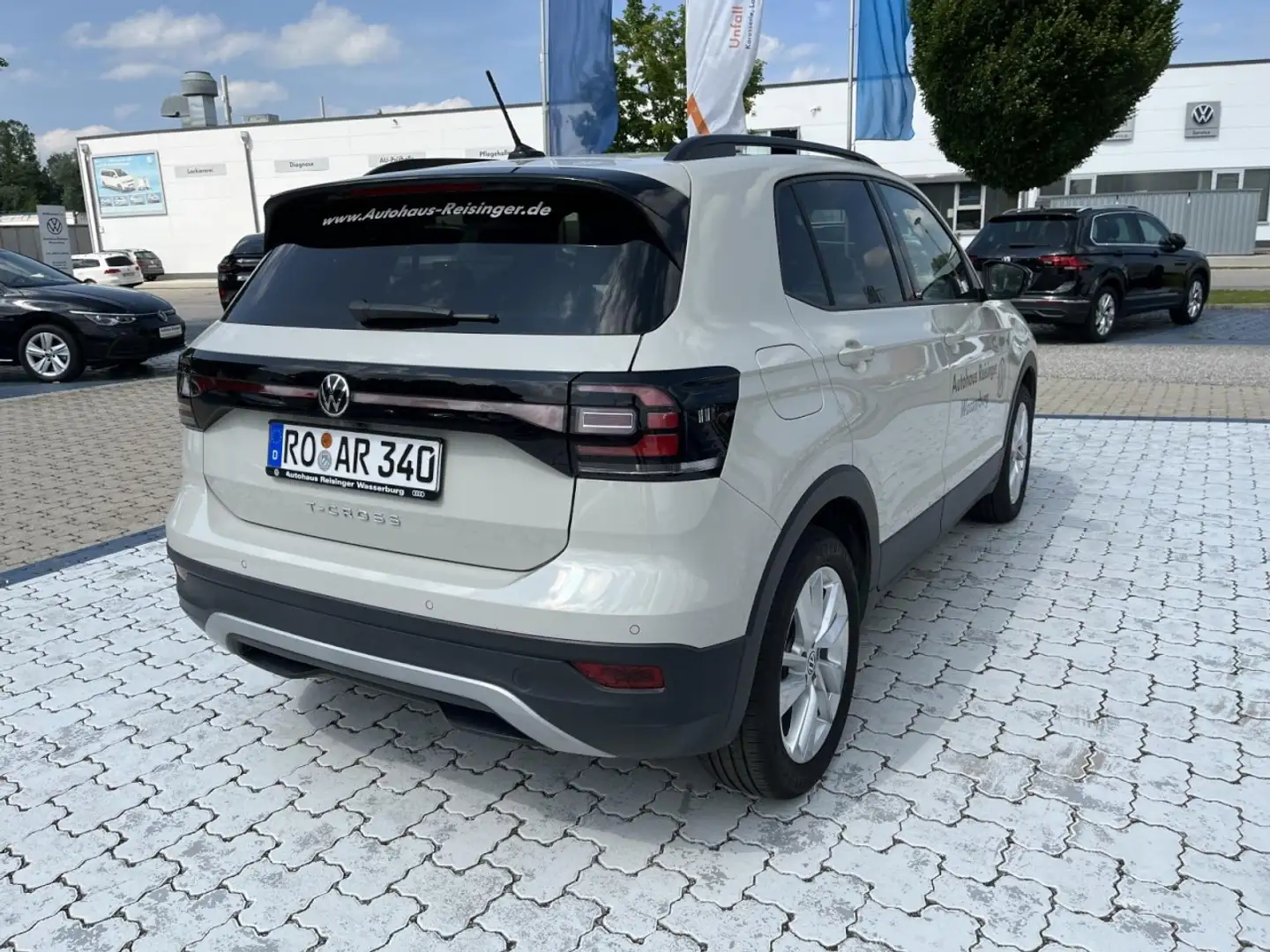Volkswagen T-Cross 1.0 TSI Move (AHK,NAVI,LED,RearView) Klima Navi Grau - 2
