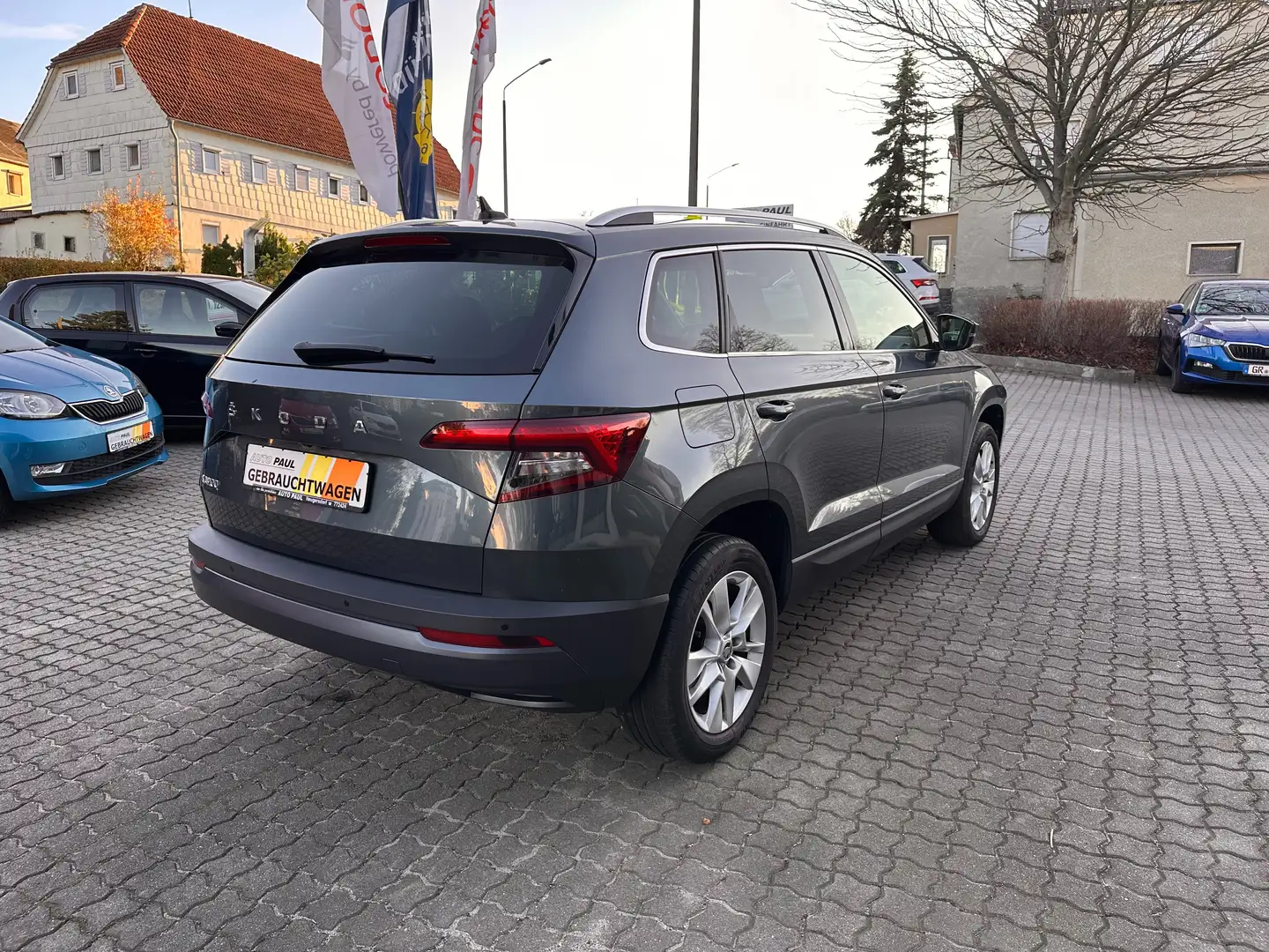 Skoda Karoq Style Automatik*AHK*ACC*Frontscheibenheiz*Sitzheiz Grau - 2