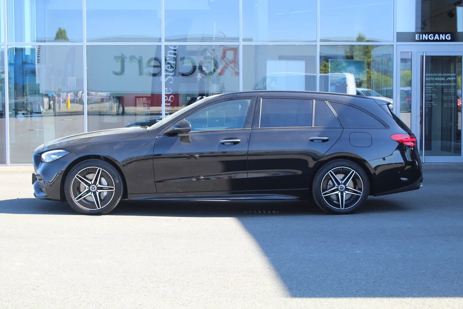Mercedes-Benz C 300 C 300 T e AMG NIGHT+PANORAMA+KAMERA+LED+NAVI+DAB Schwarz - 2