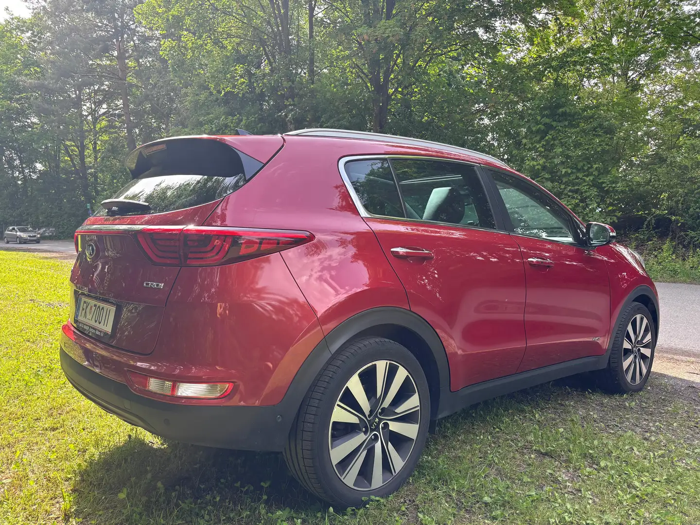 Kia Sportage Sportage 2,0 CRDI AWD Platin Aut. Platin Rot - 2