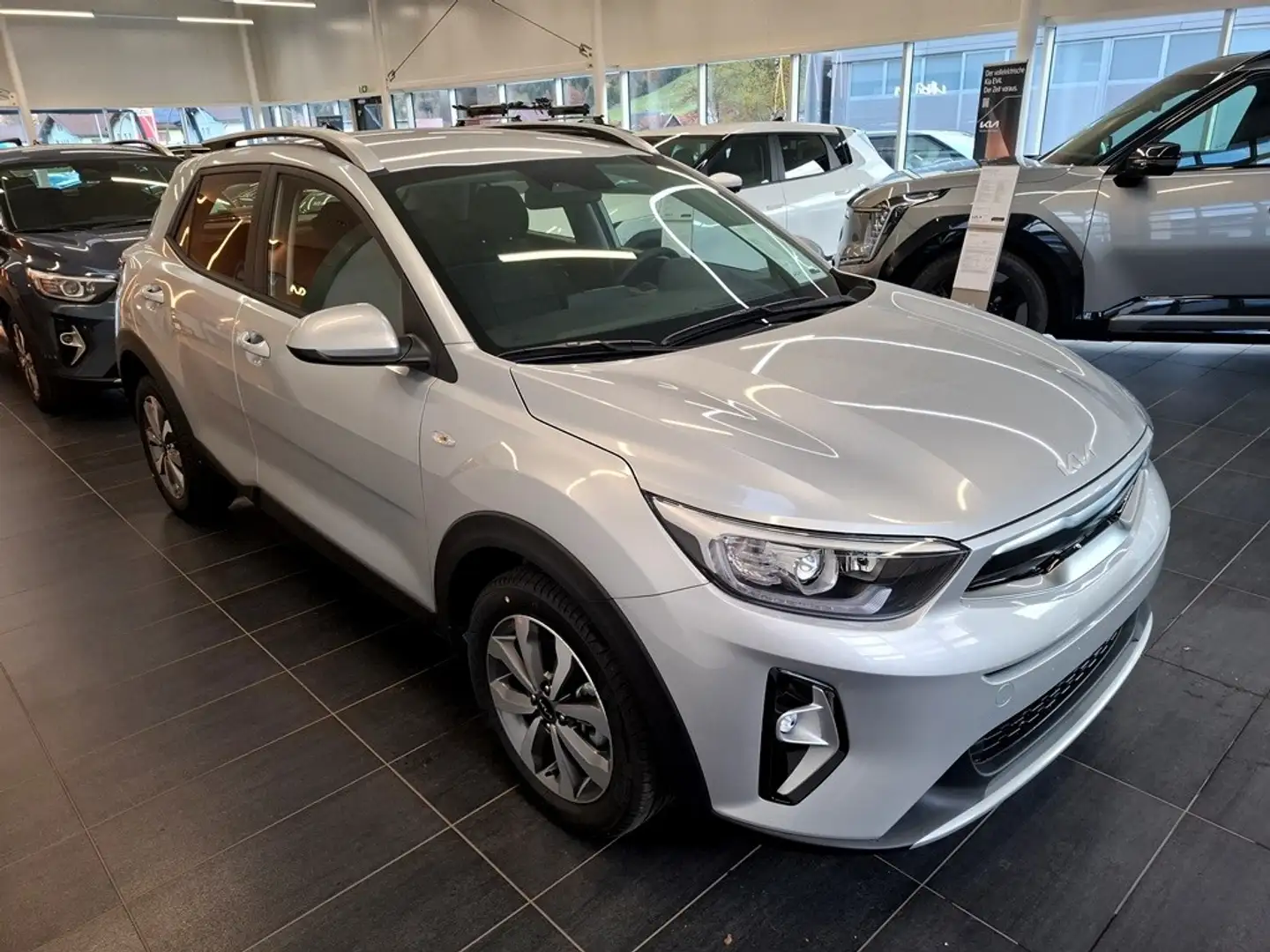 Kia Stonic 1,0 TGDI GPF ISG Silber Plateado - 2
