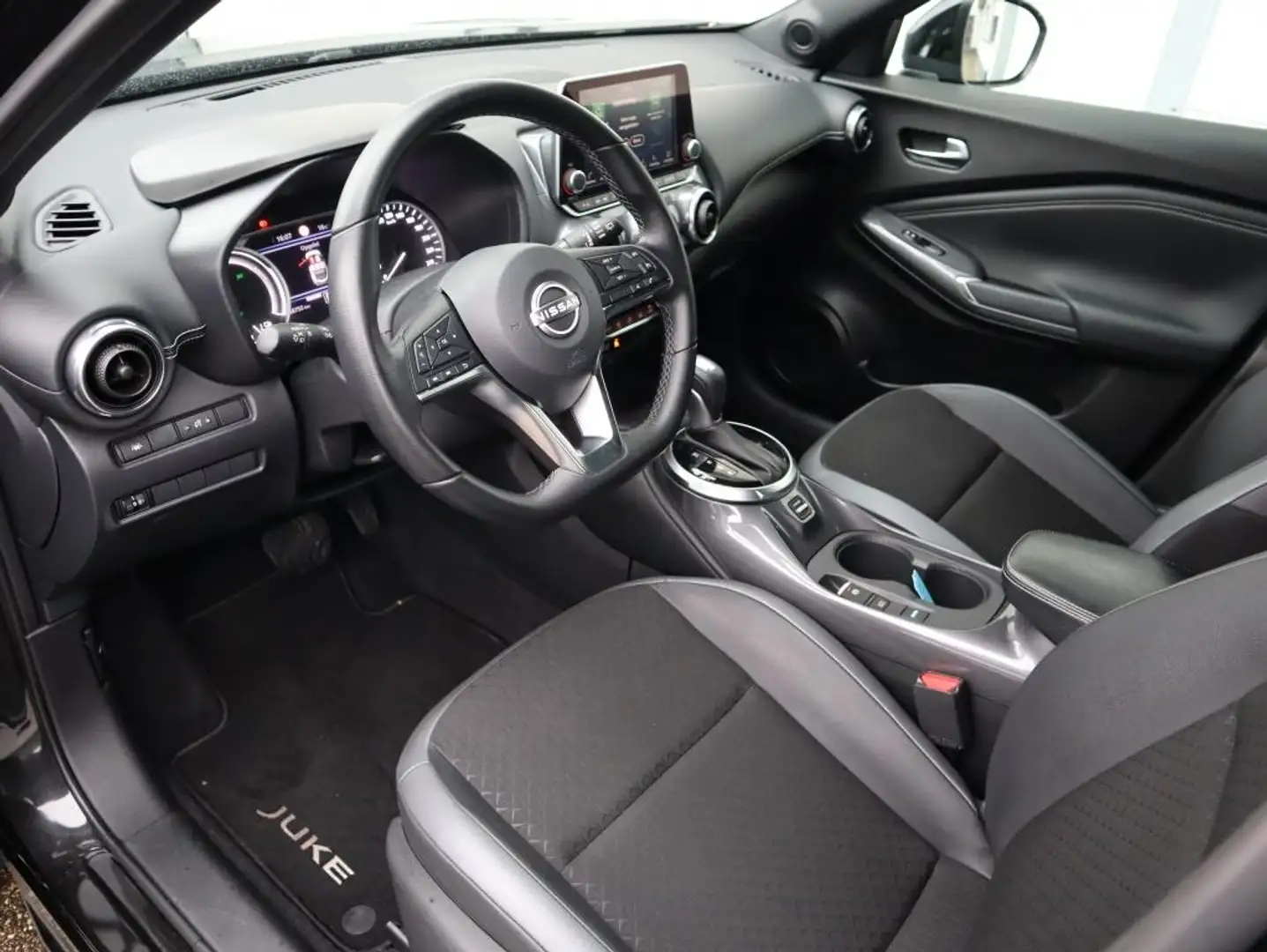 Nissan Juke 1.6 Hybrid N-Connecta | Parkeercamera | Apple Carp Noir - 2
