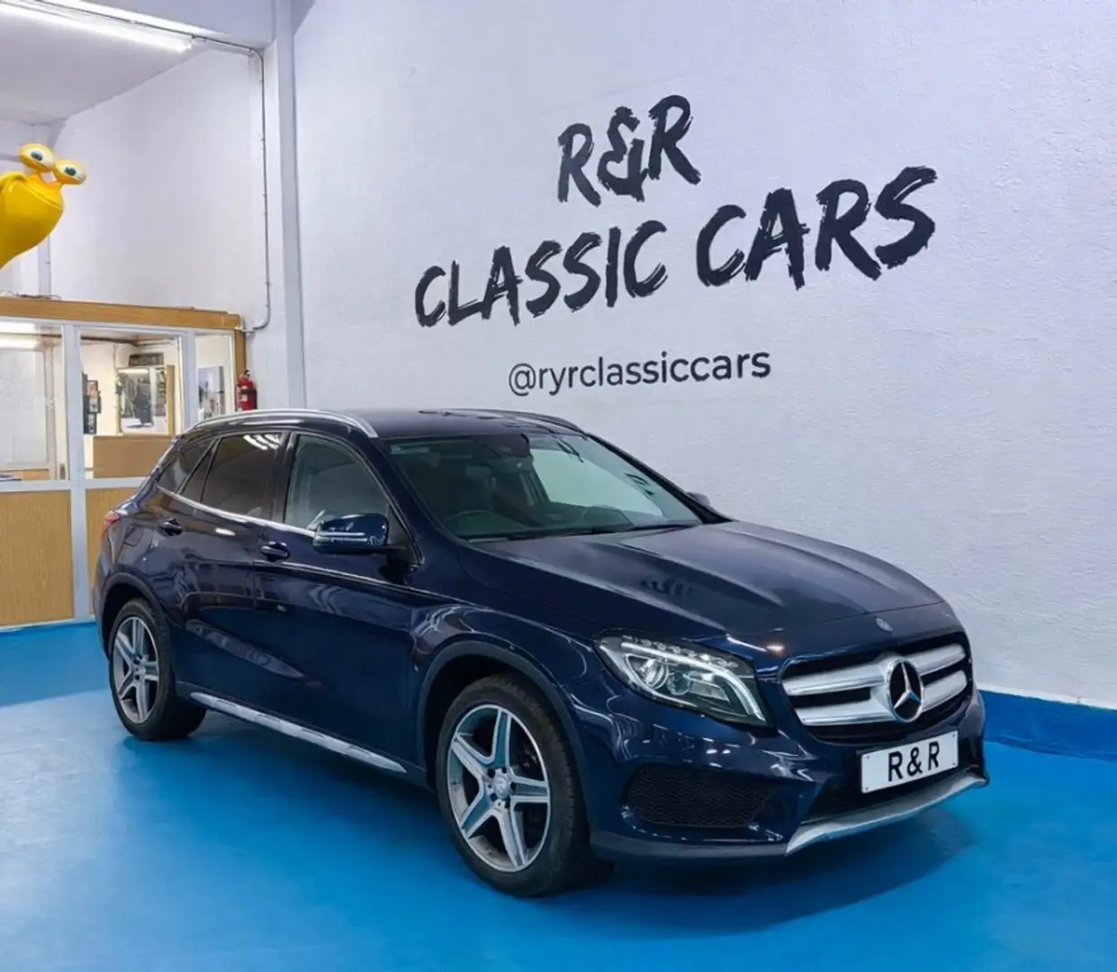 Mercedes-Benz GLA 200 200d AMG Line 7G-DCT Blau - 1