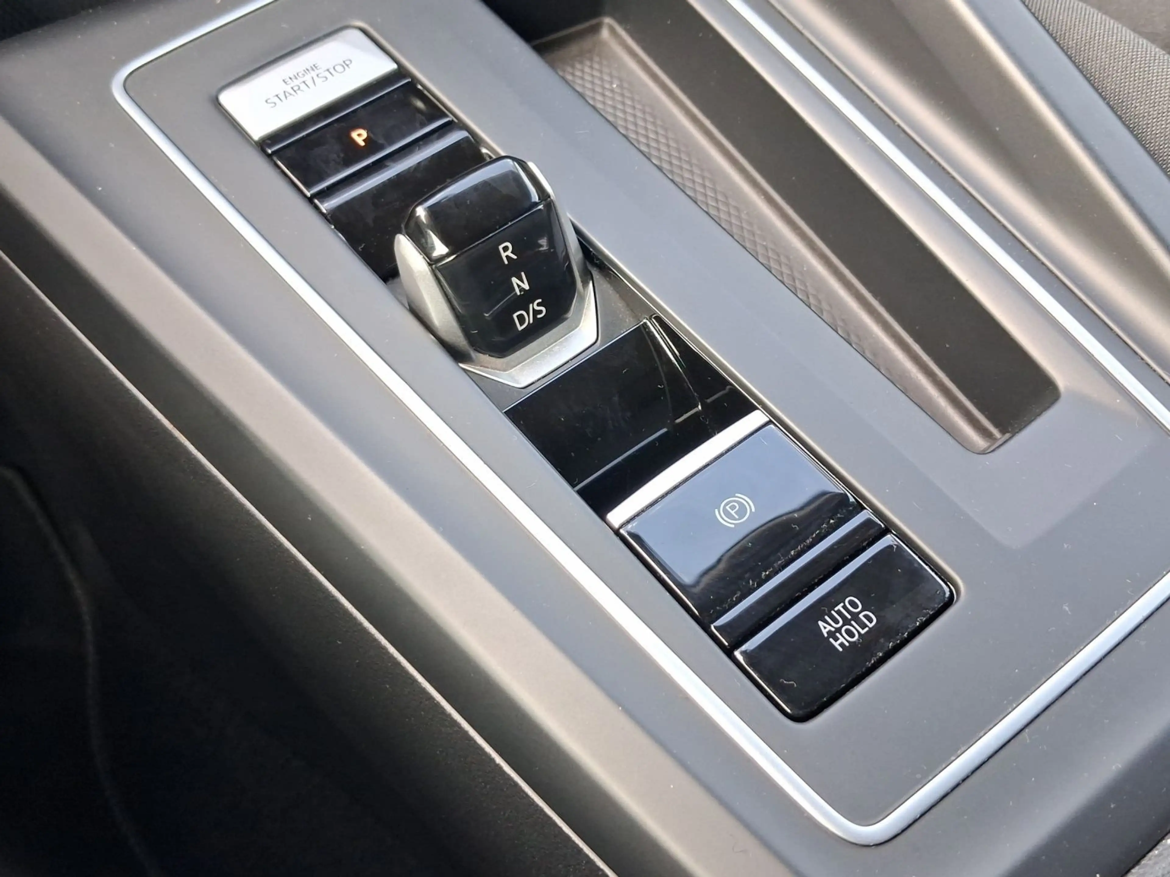Volkswagen Golf 2.0 TDI DSG ACTIVE NAVI LED AHK KAMERA — photo 11
