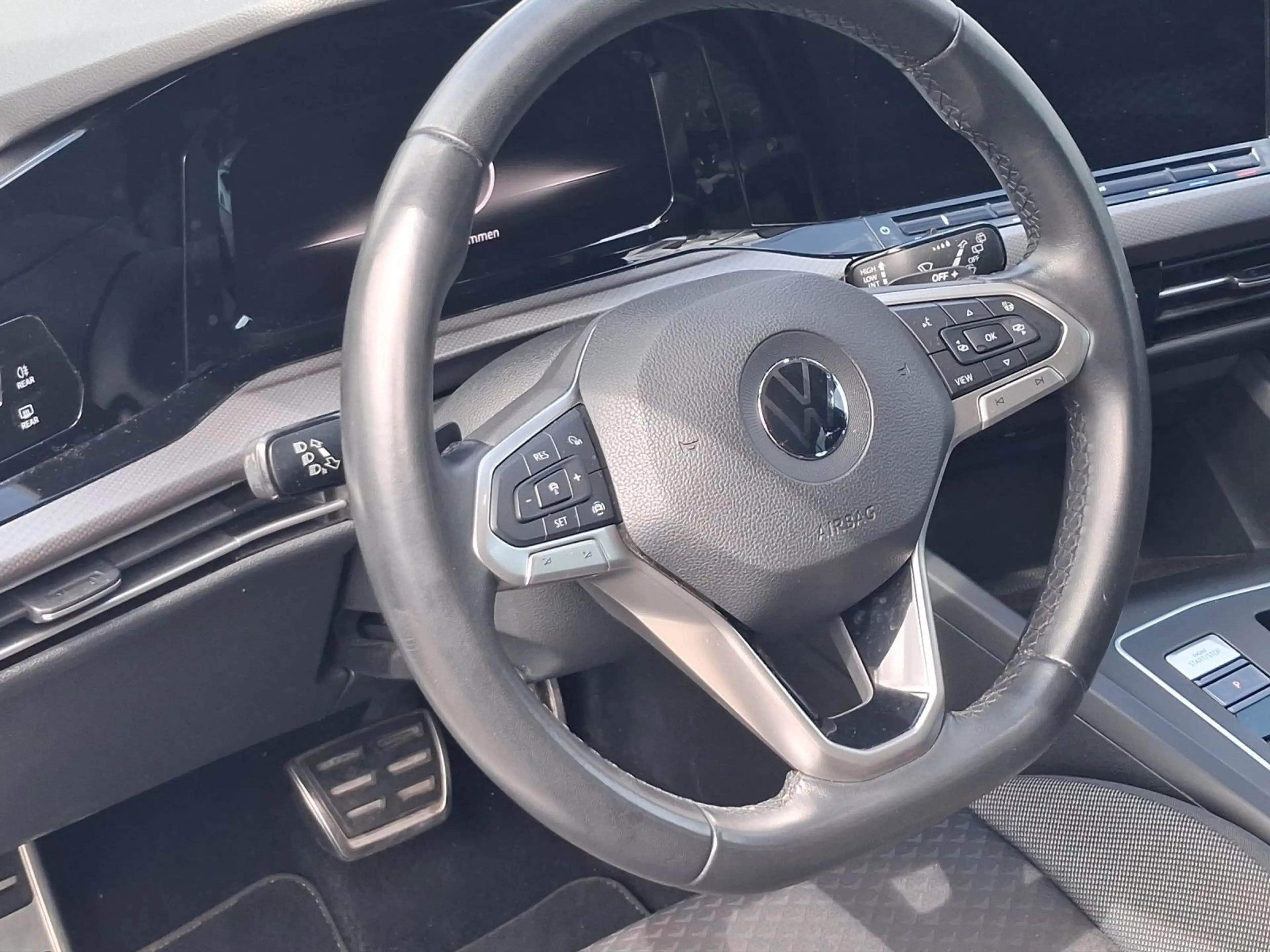 Volkswagen Golf 2.0 TDI DSG ACTIVE NAVI LED AHK KAMERA — photo 9