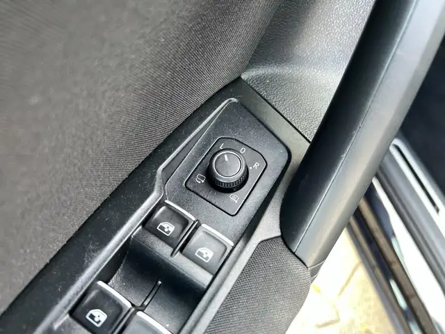 Volkswagen Tiguan view 17