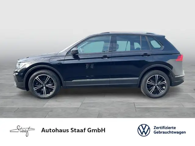 Volkswagen Tiguan view 2