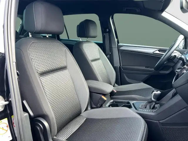 Volkswagen Tiguan view 16